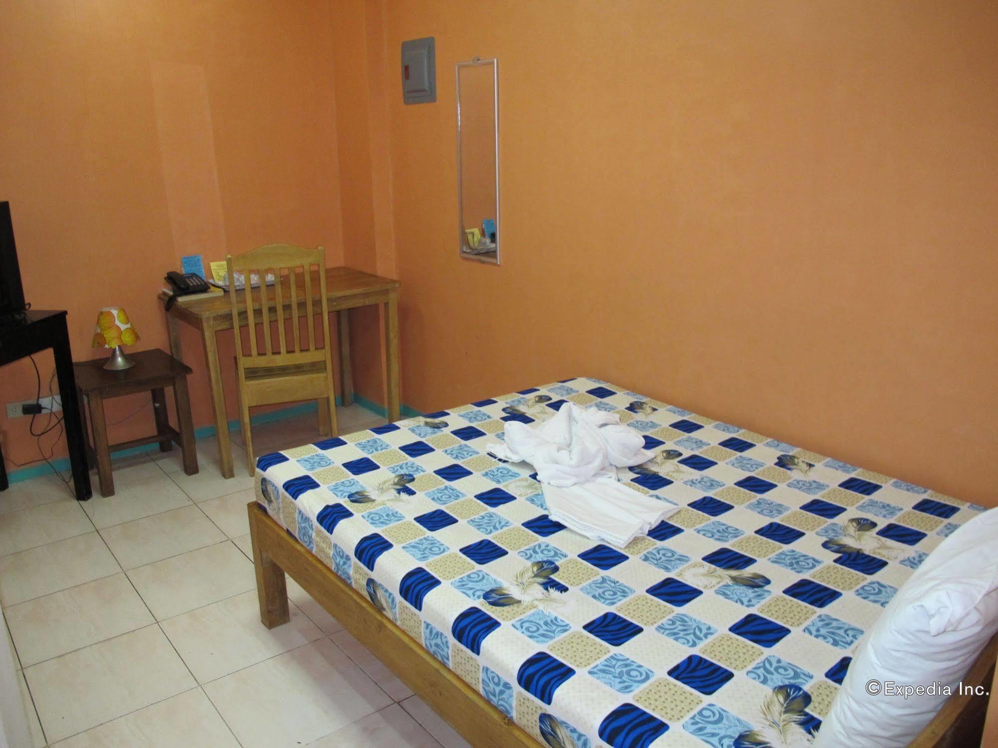 Lylie Hotel 2*