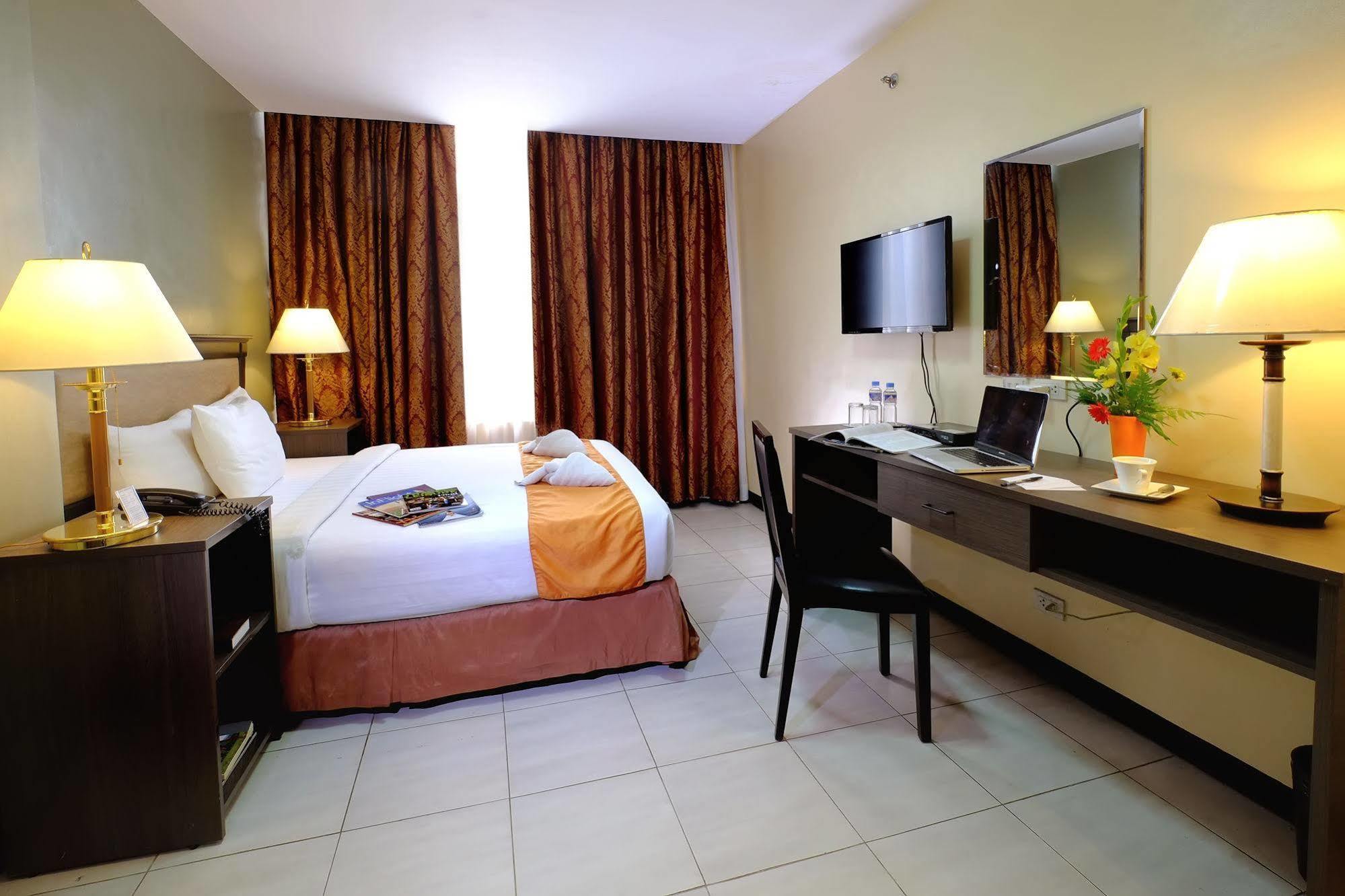 Oyo 187 The Maxwell 3* Cebu