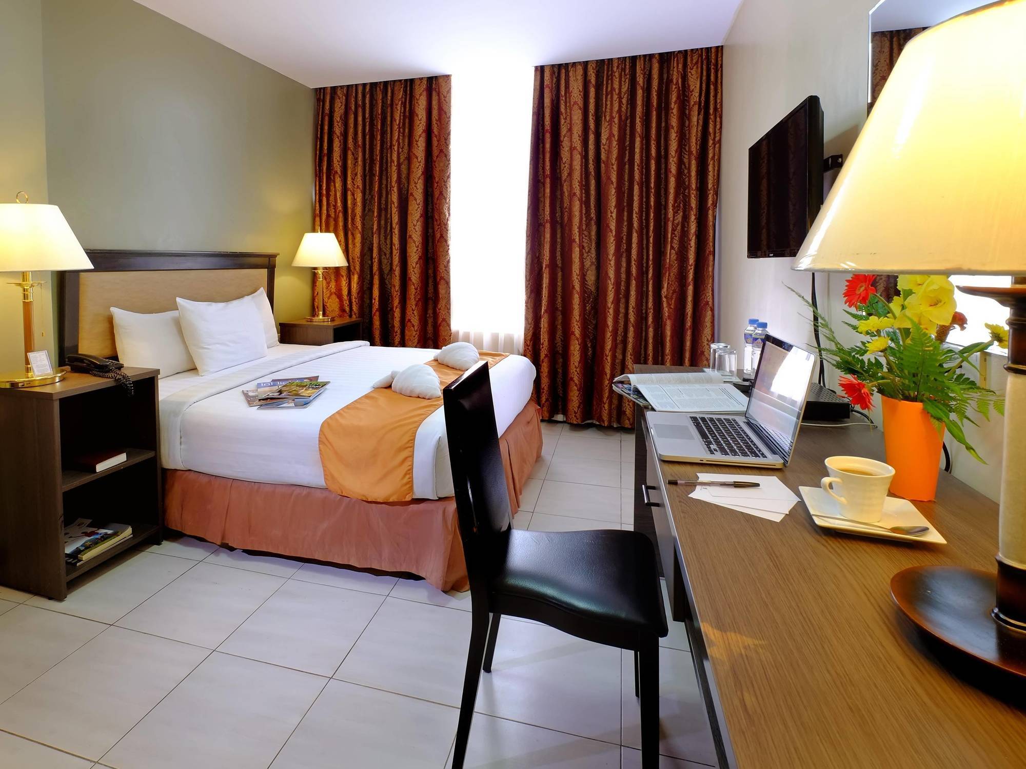 Oyo 187 The Maxwell Hotel Cebu