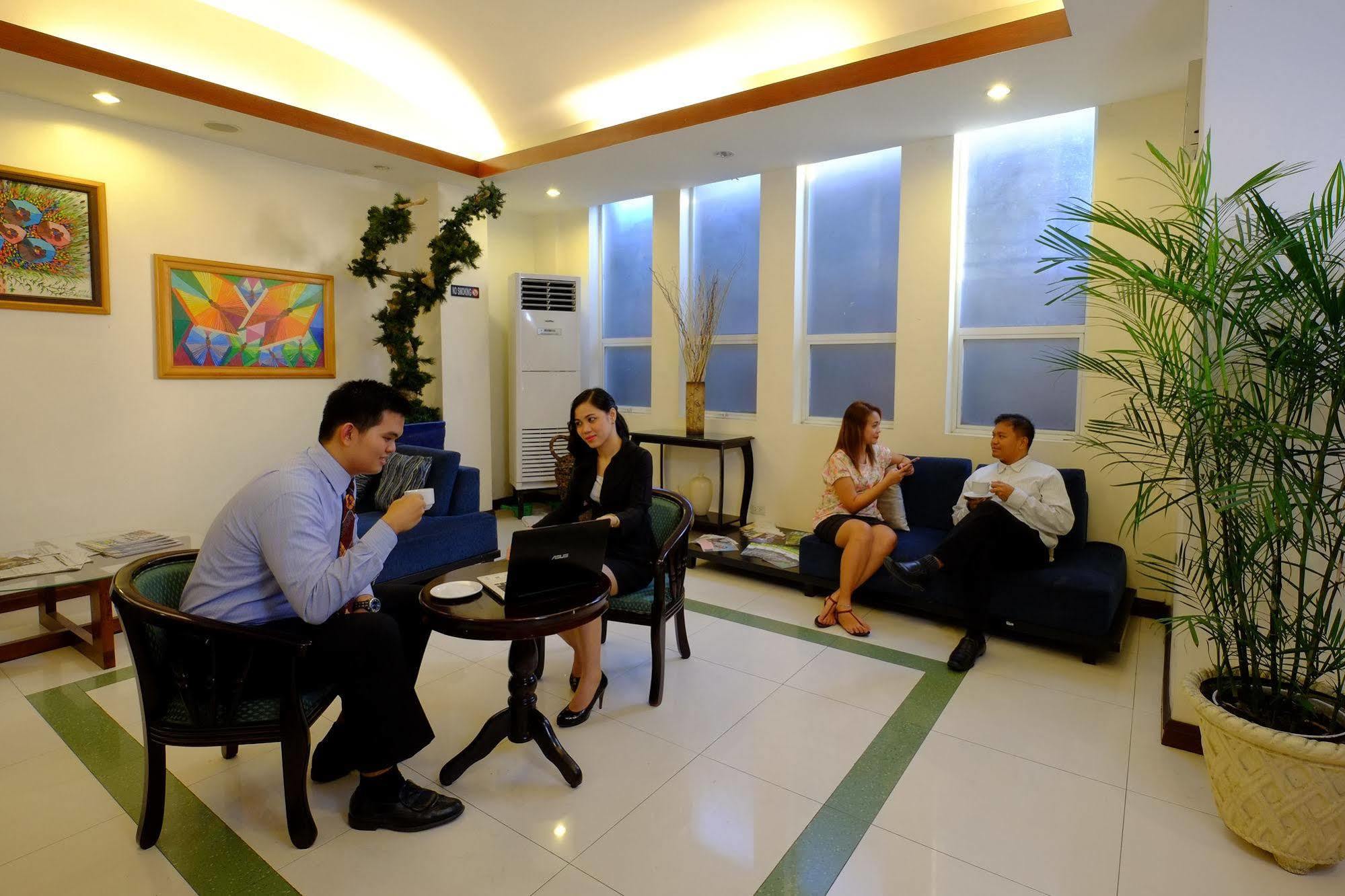 Oyo 187 The Maxwell Hotel