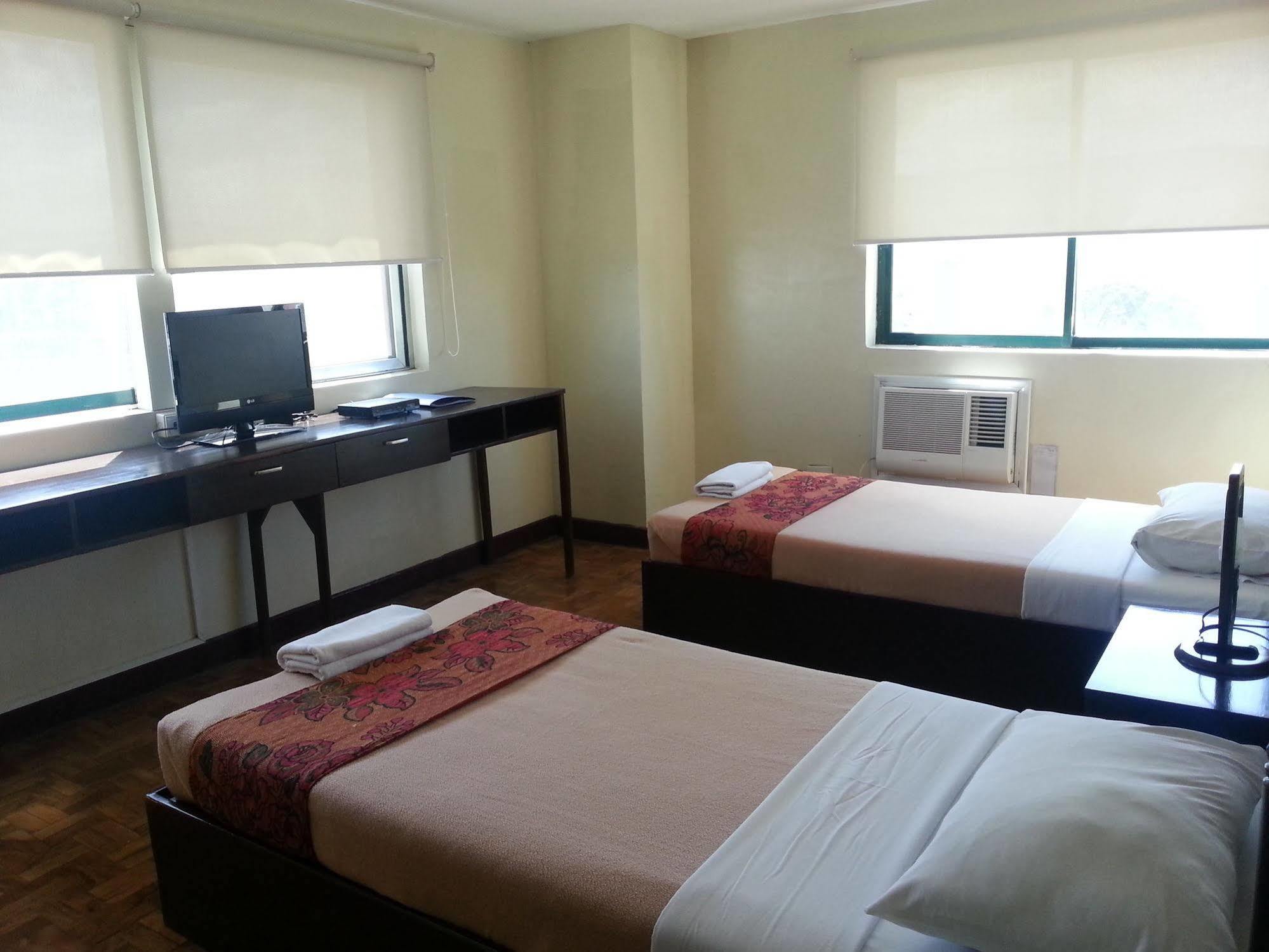 Hotel Crown Port View 2*
