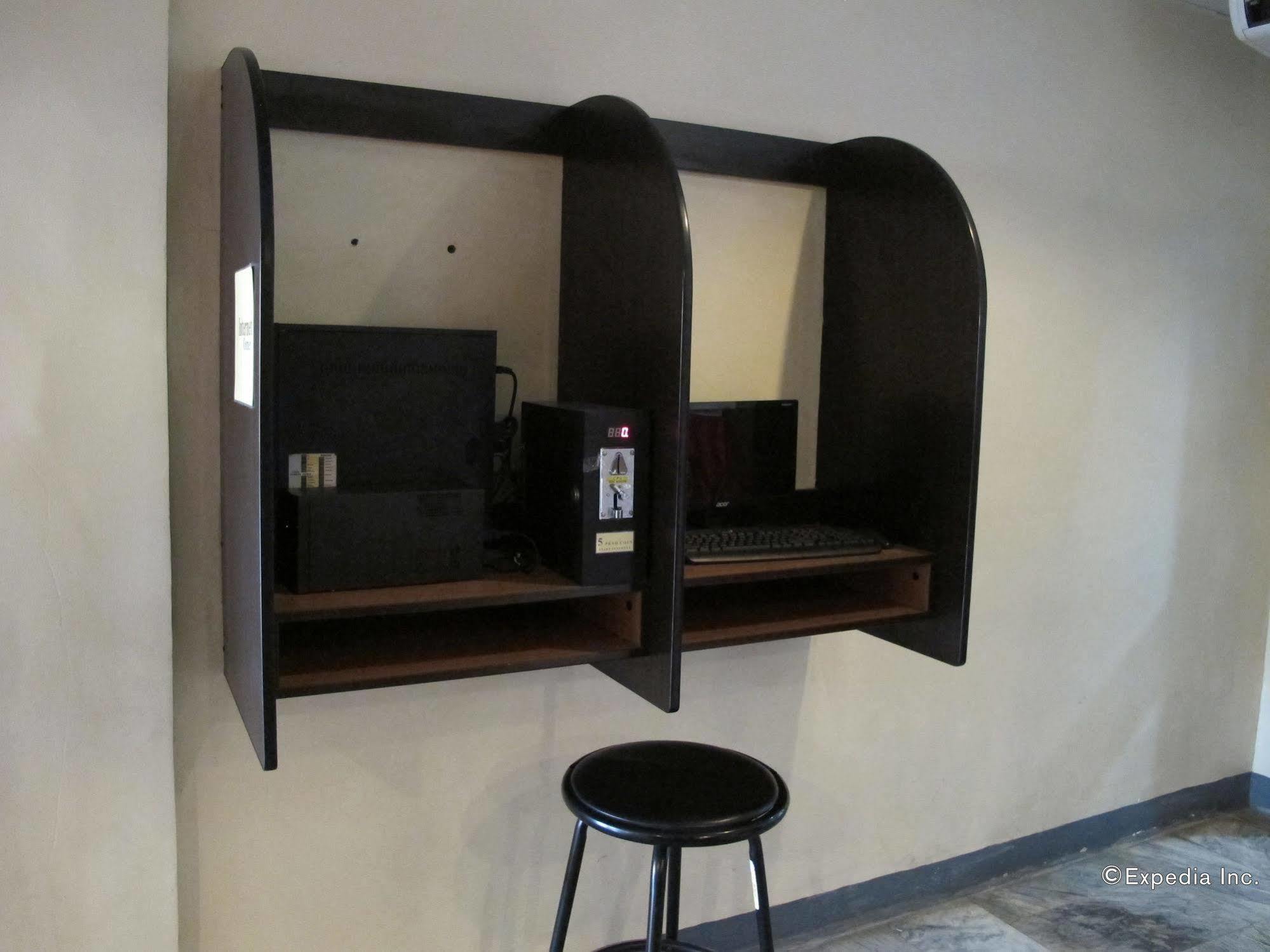 Sugbutel Family Hotel 2*
