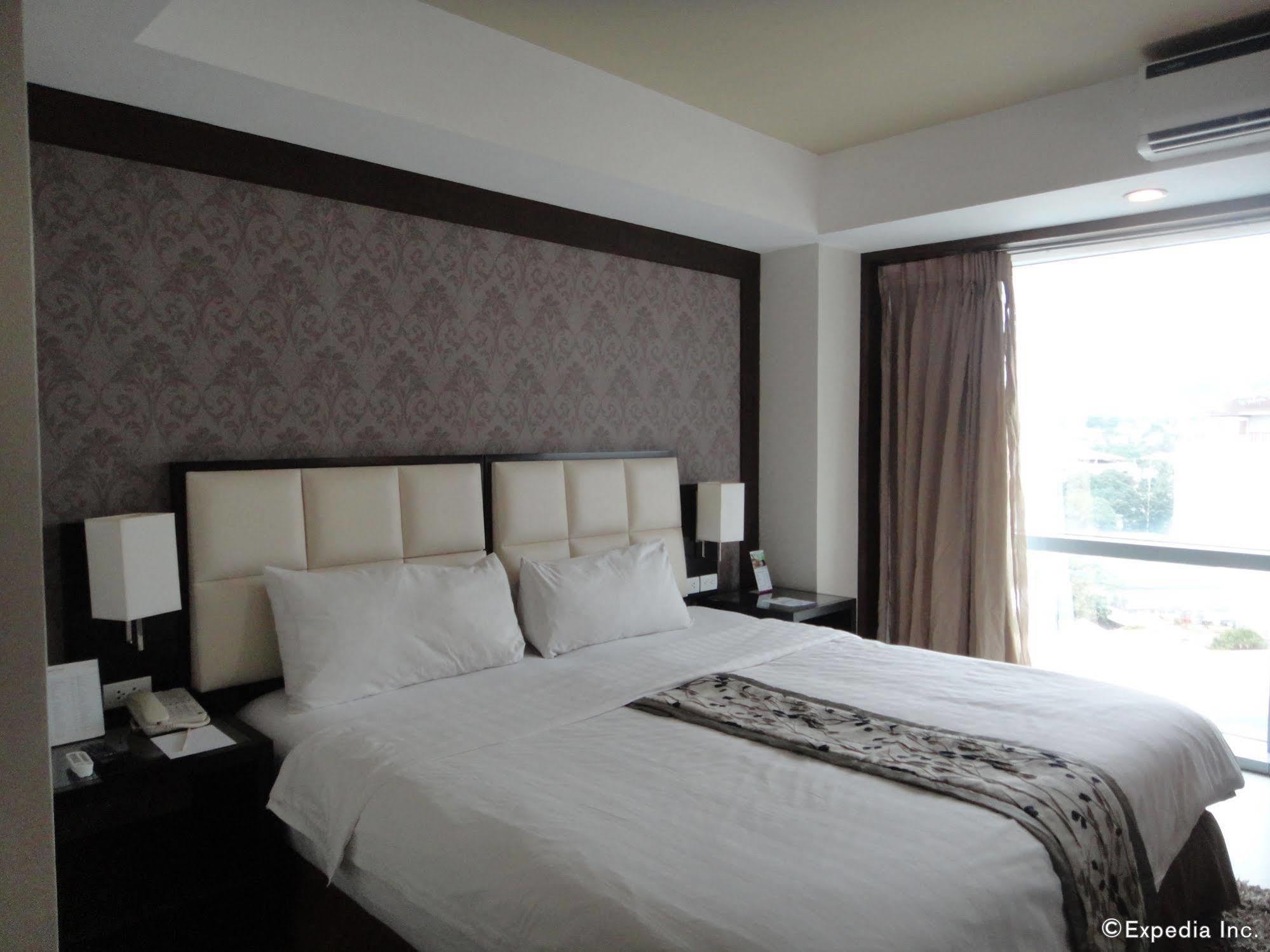 Quest & Conference Center Hotel