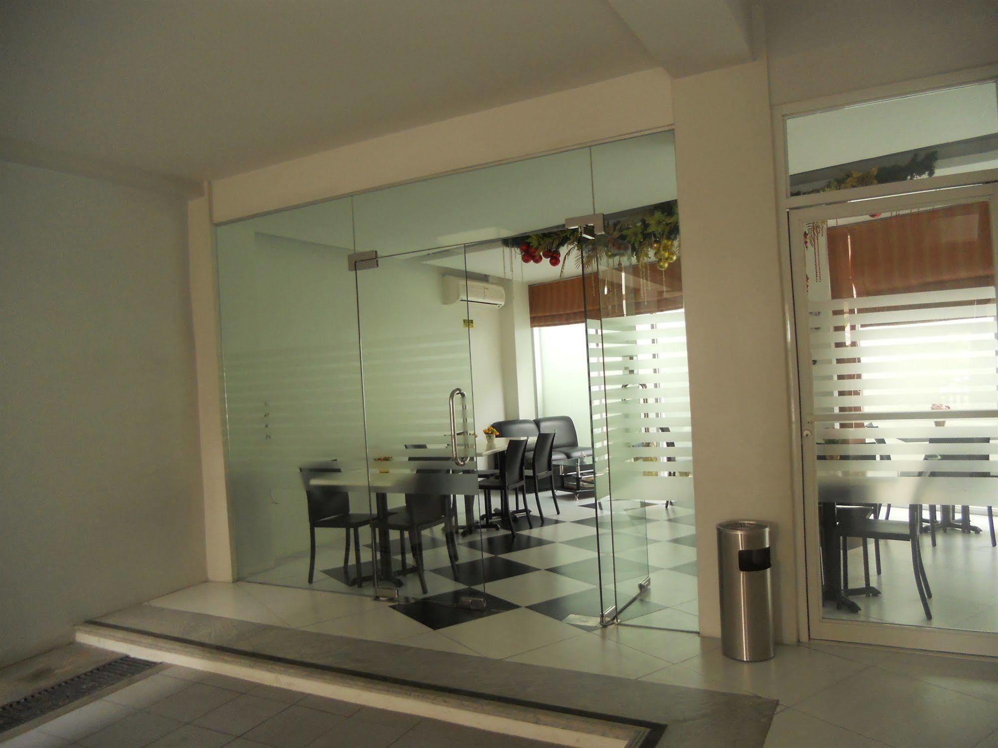 Cinfandel Hotel 3*