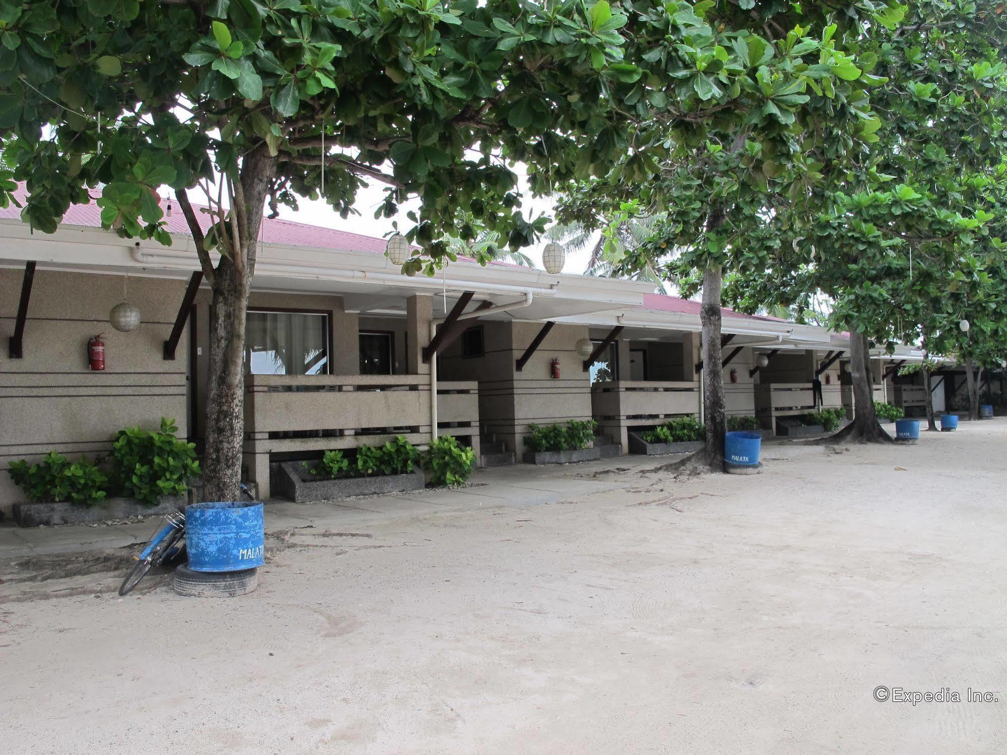 Bluefins Resort 3*