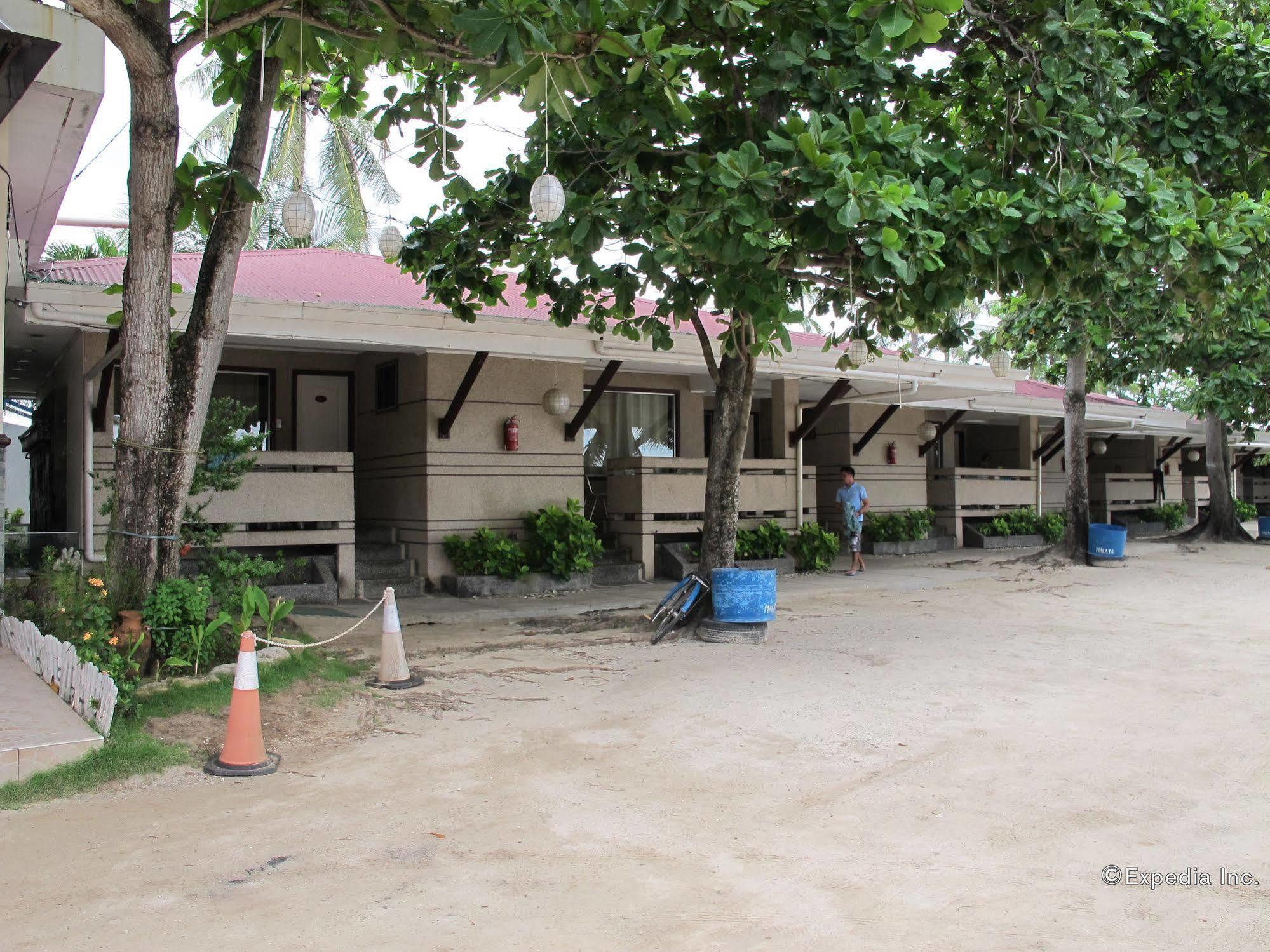 Bluefins Resort 3*