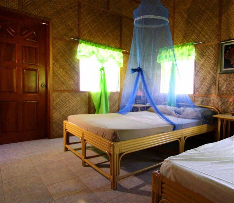 Parrot Paradise 3* Boljoon