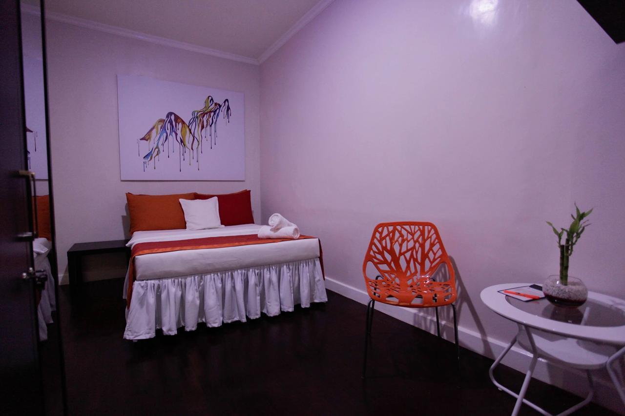 Halfway House Mactan Cebu Airport Hostel *
