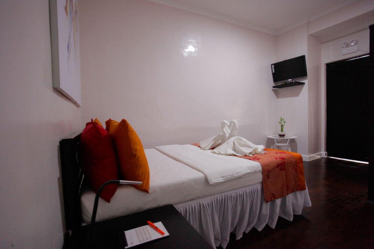 Halfway House Mactan Cebu Airport Hostel *