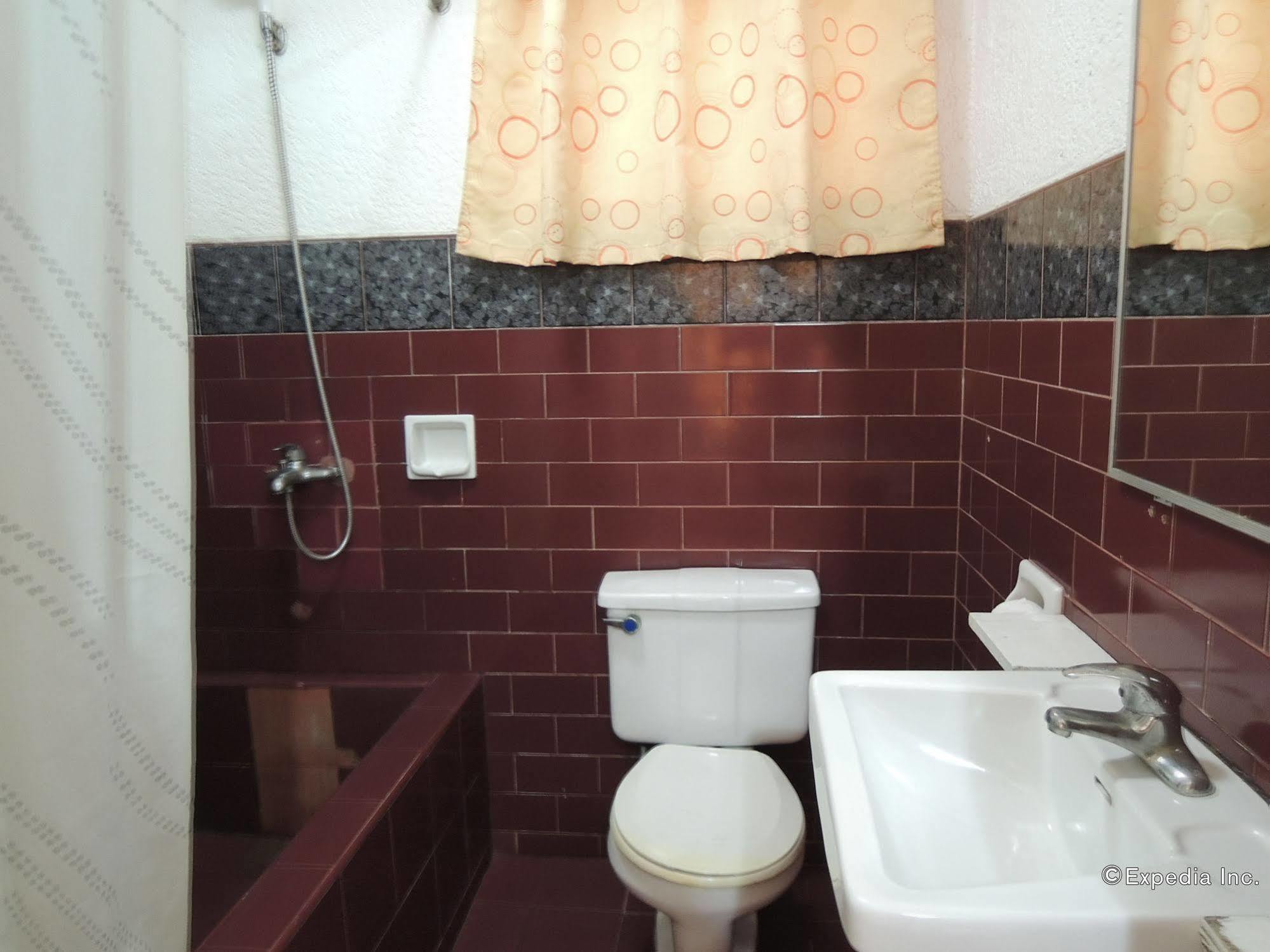 Estaca Bay Gardens Conference Hotel 2*