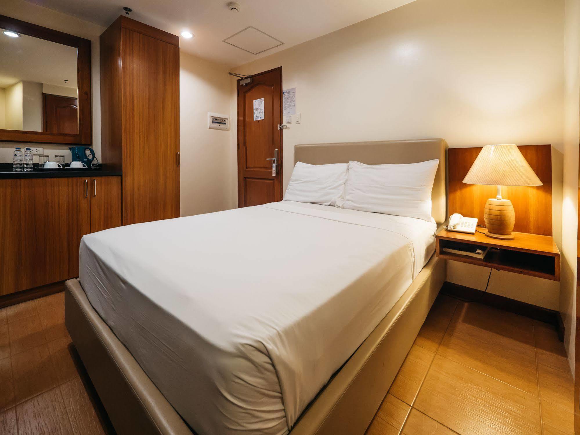 Hotel The Well 2*