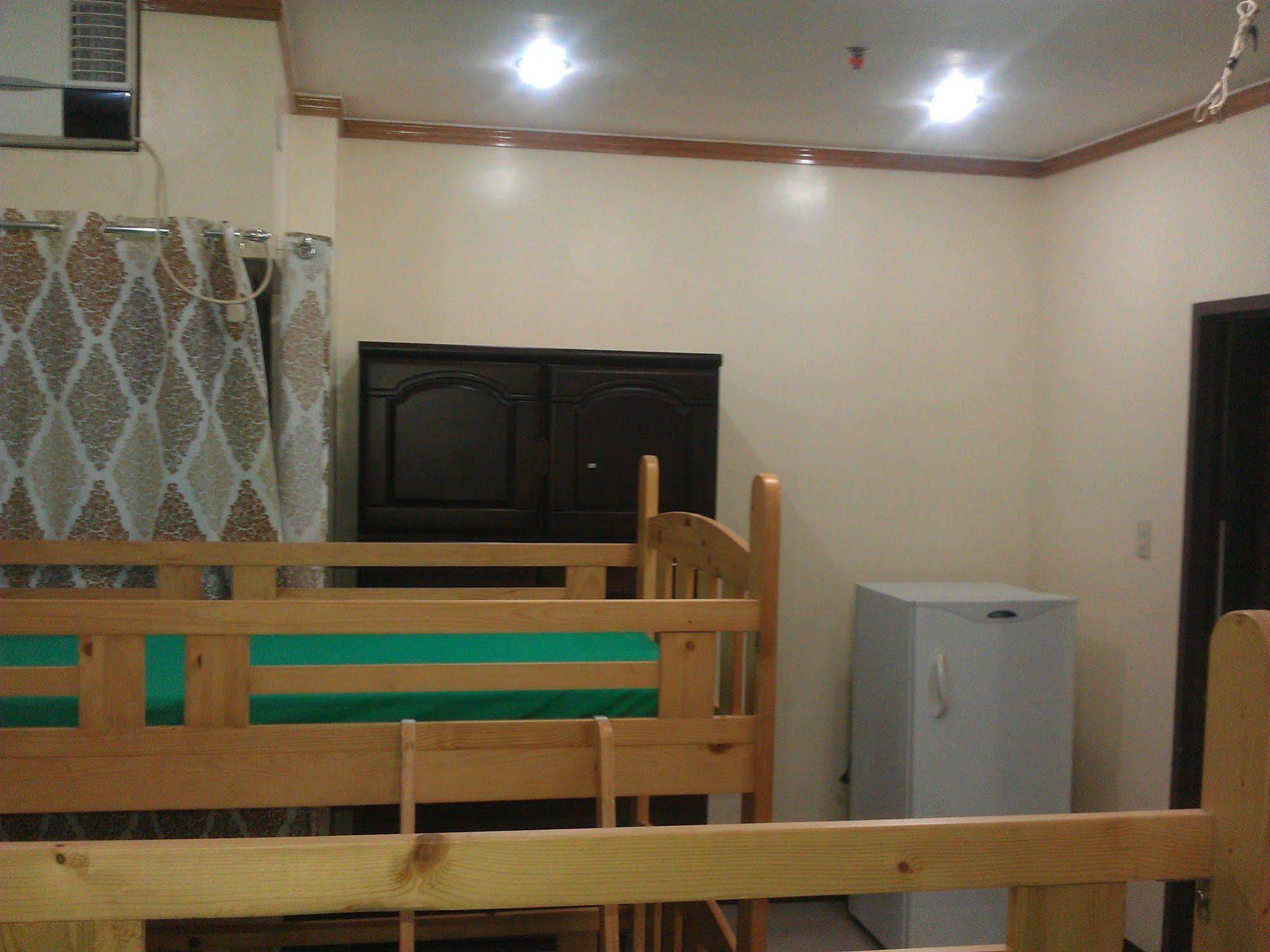 Southpole House 2*