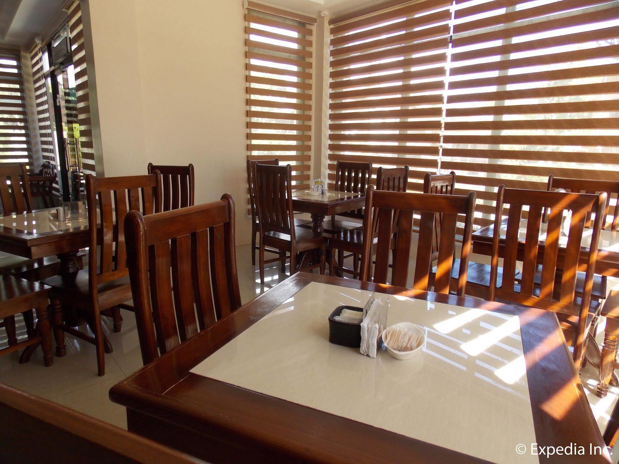 Sea Breeze Hotel 3*