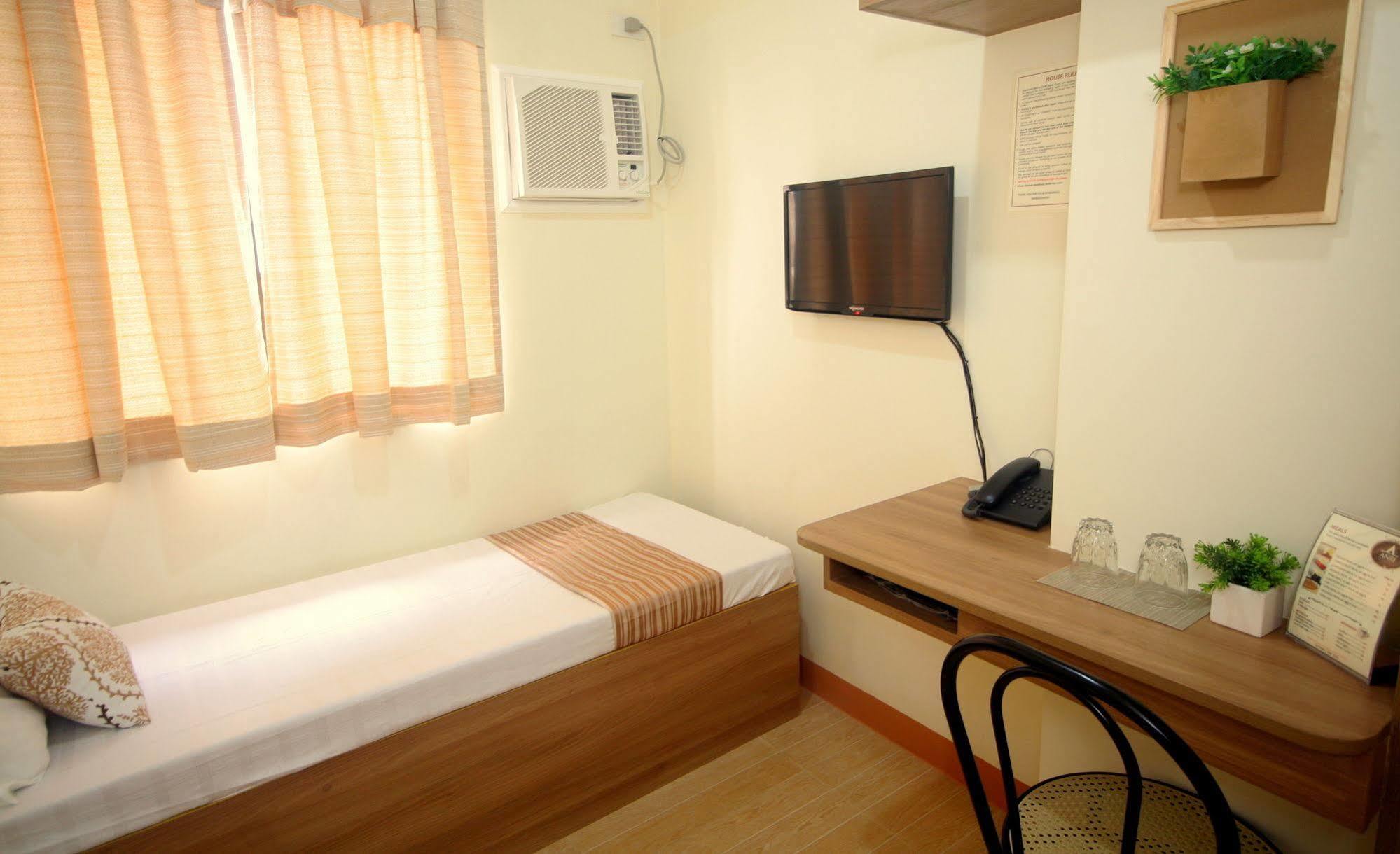 Anri House Hotel 2*
