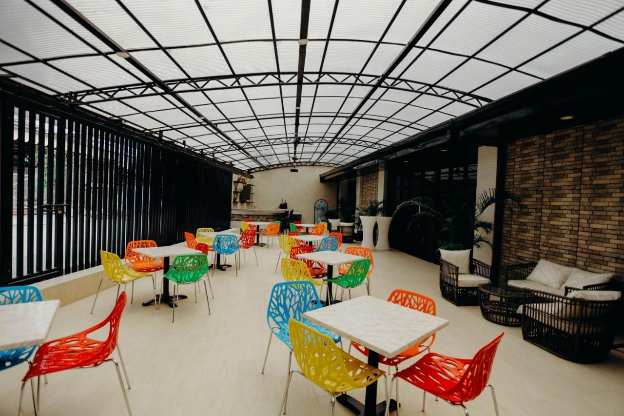 Hostel Halfway House Mactan Cebu Airport
