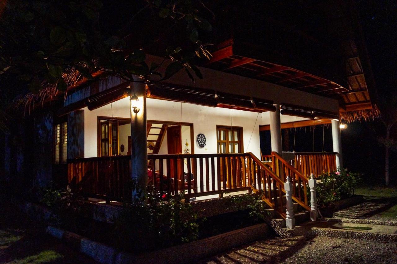 Bahay bakasyunan Beach House - Cebu Santander