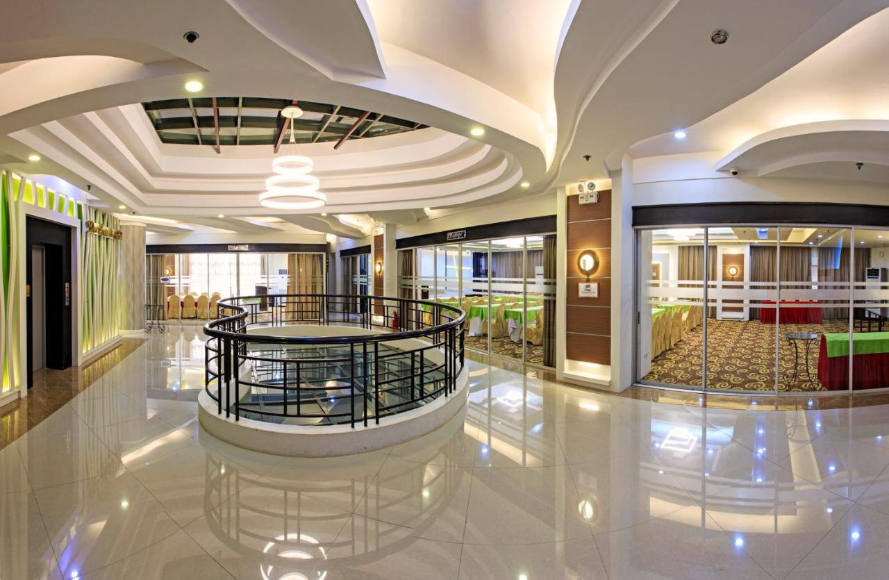 Sarrosa International And Residential Hotel