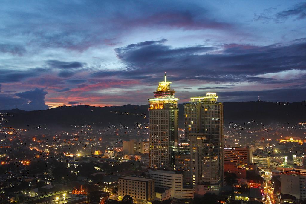 Crown Regency & Towers 4*