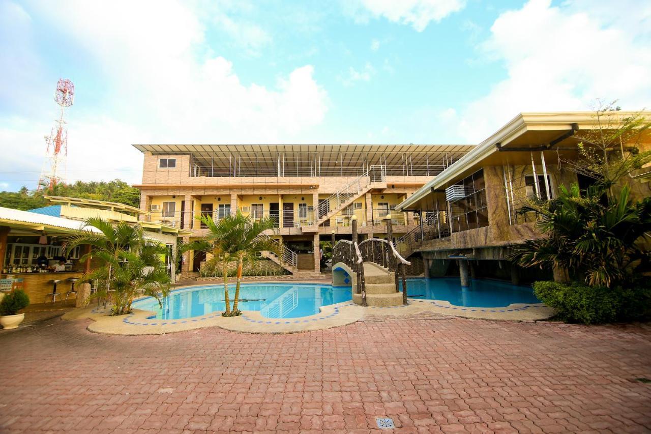 Gingging And Hotel 3*