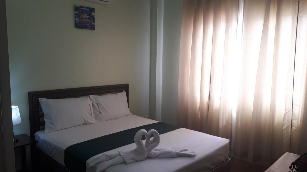 Adams View Hotel 3*