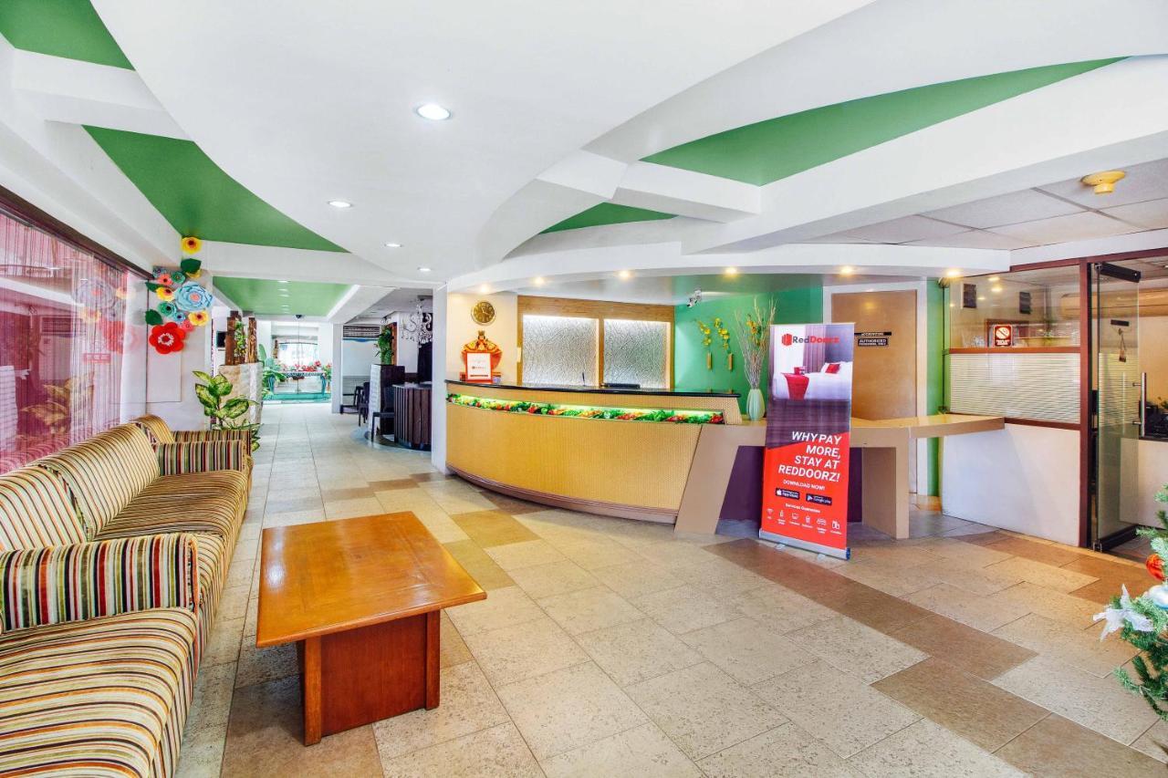 Reddoorz Near Mango Avenue Hotel