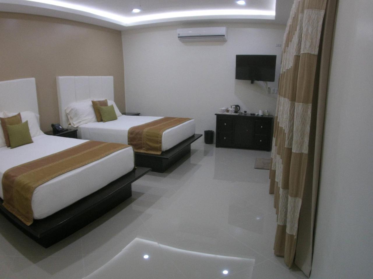Aj's Place * Oslob