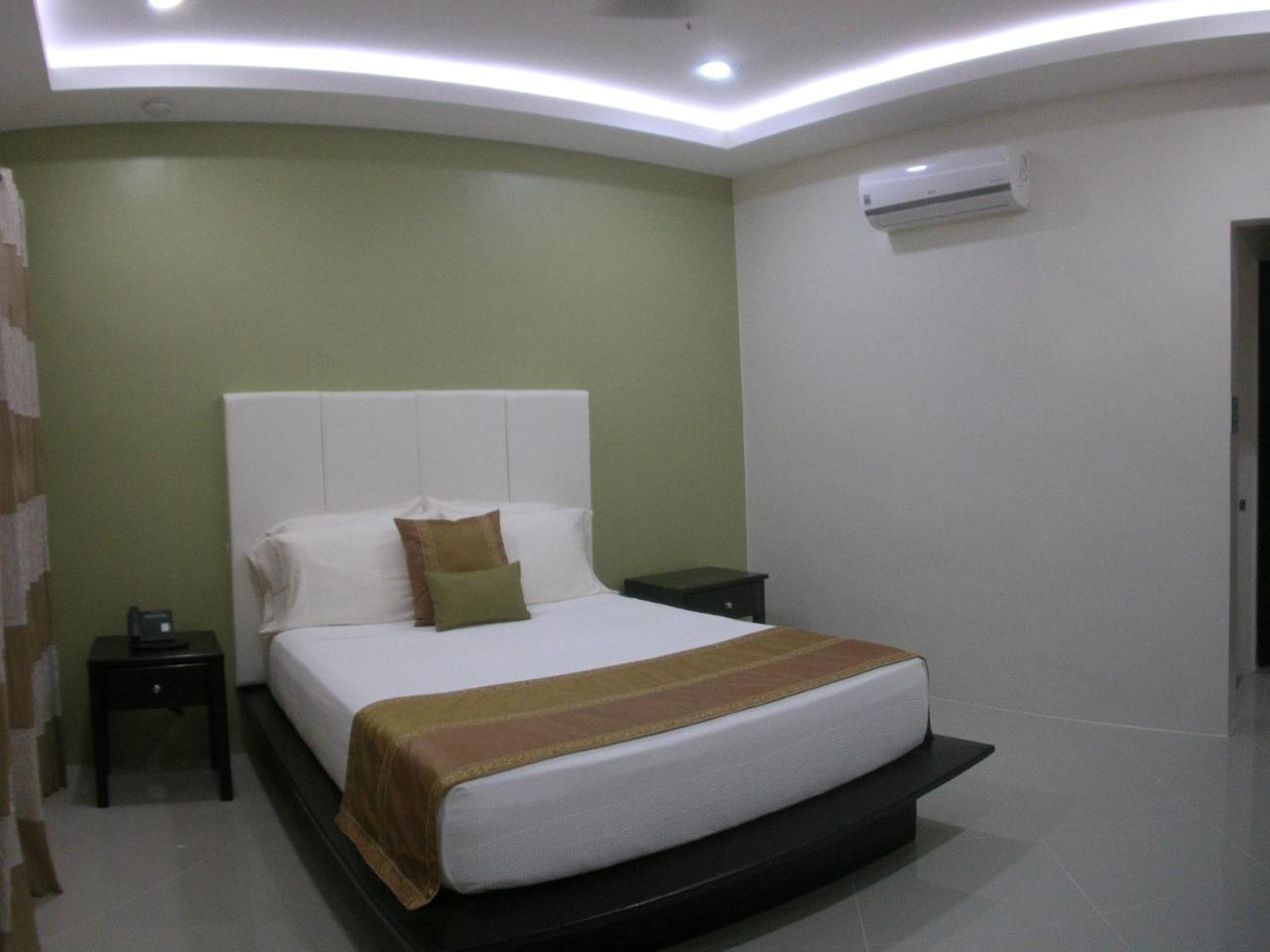 Aj's Place * Oslob