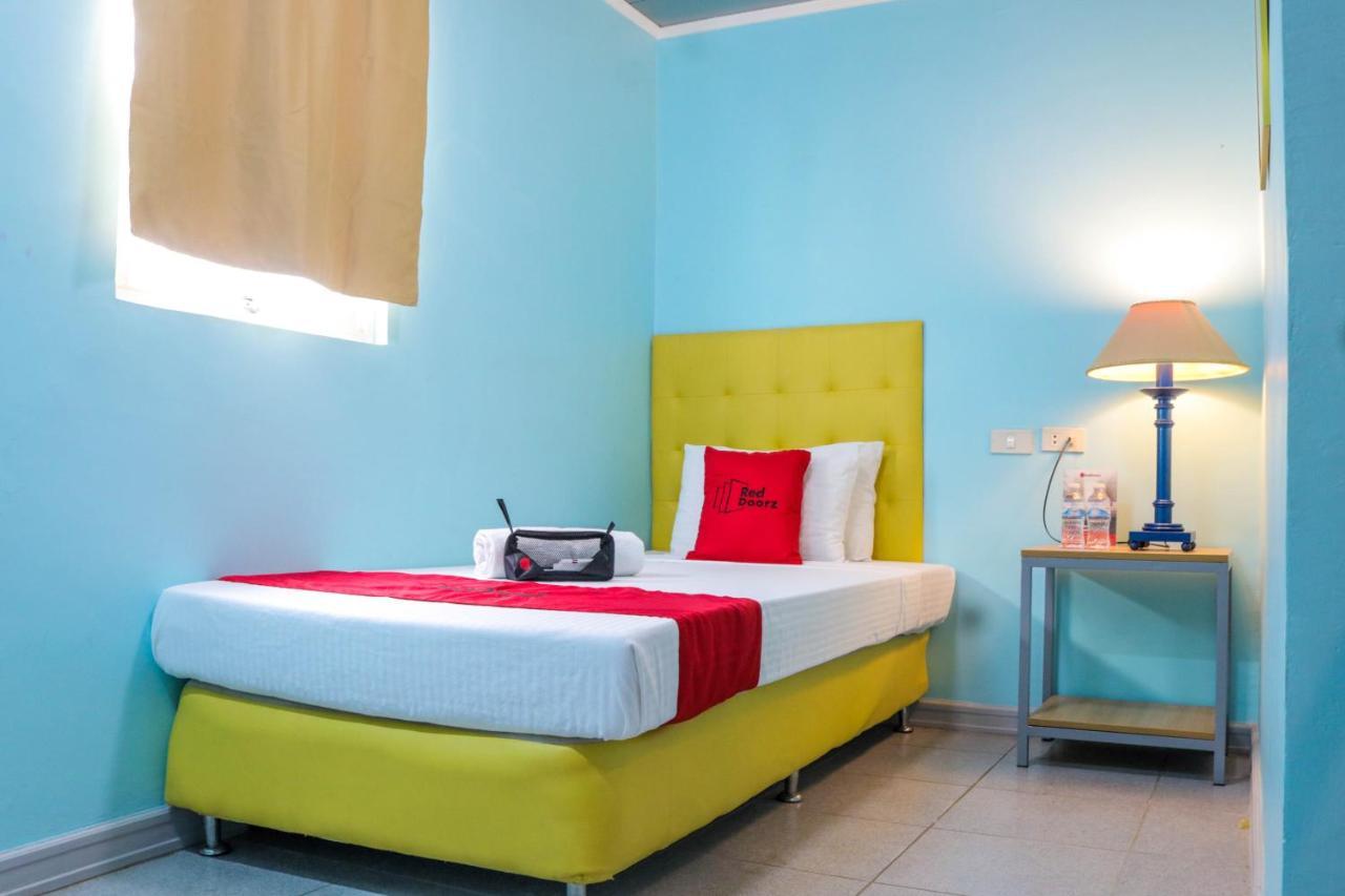 Reddoorz New Era Budget Mandaue Former Reddoorz Near Uv Mandaue Hotel 3*