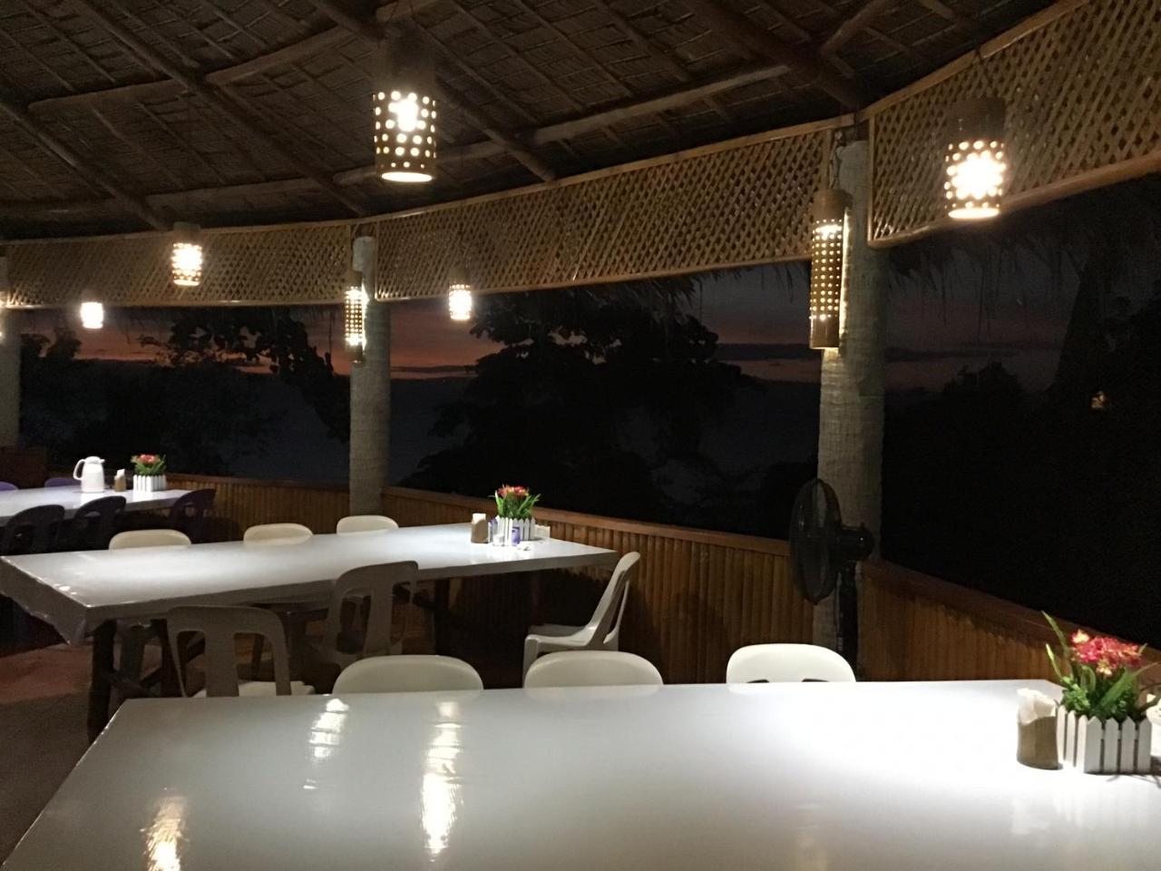 Cuestas And Restaurant Resort