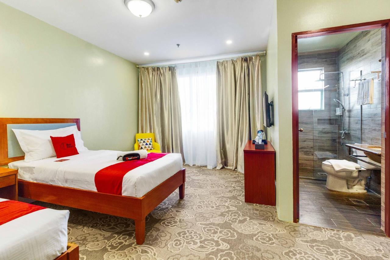 Reddoorz Premium @ Mabolo 2 Hotel 4*