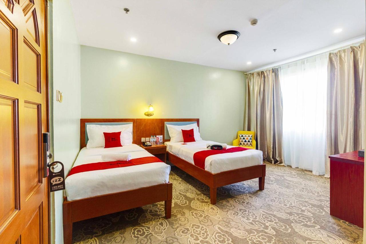 Reddoorz Premium @ Mabolo 2 4*