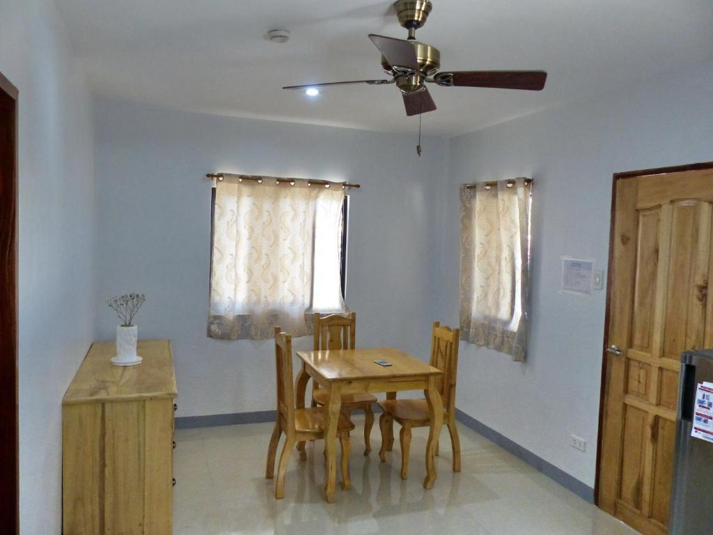 bahay-panuluyan Beyond Island *