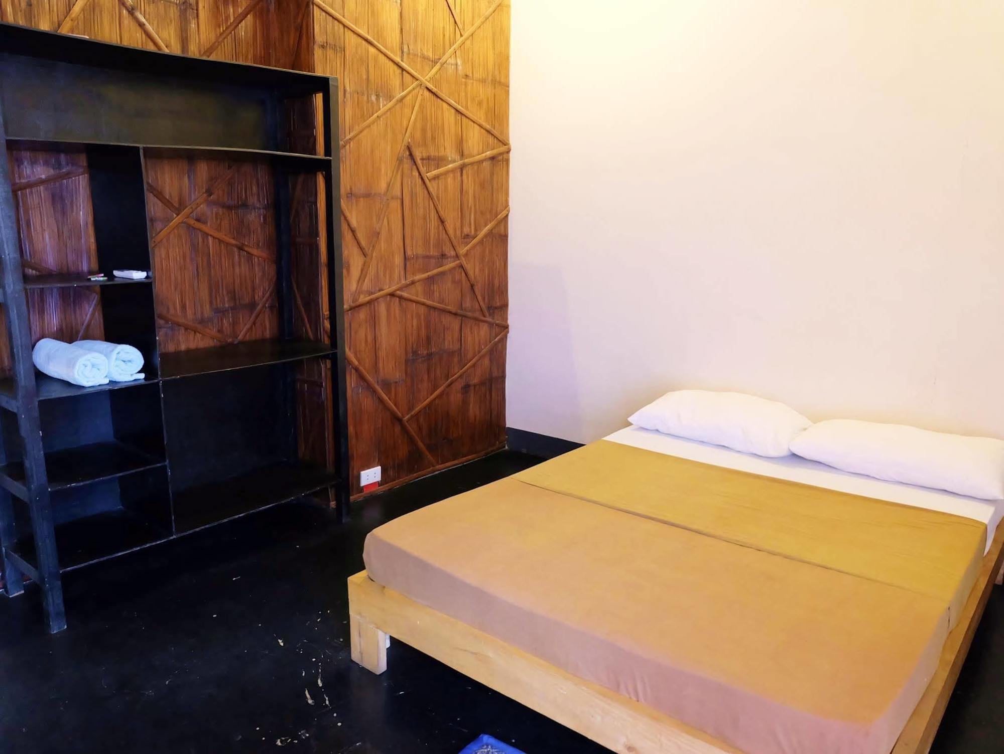 La Place Hotel