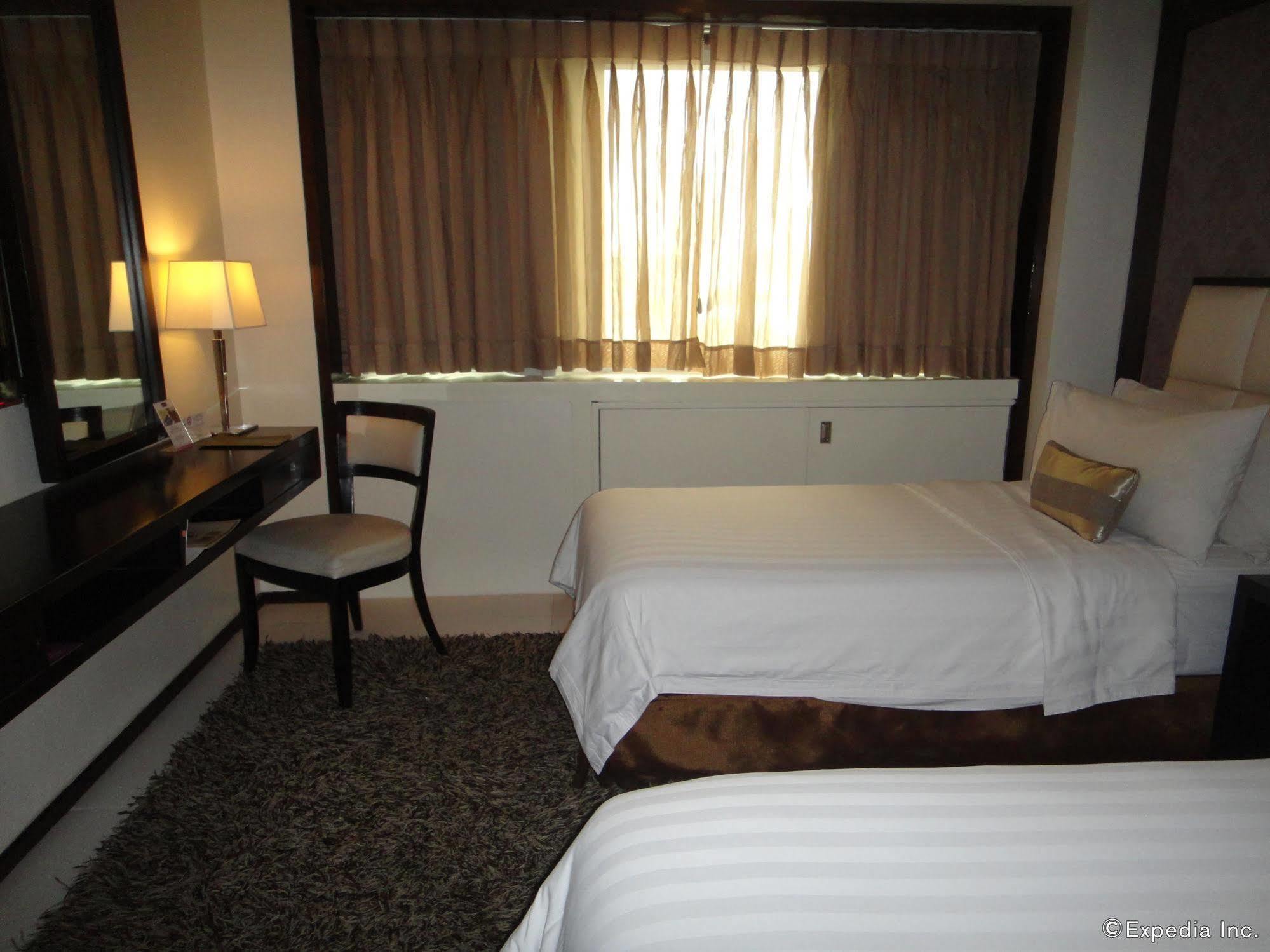 Hotel Quest & Conference Center