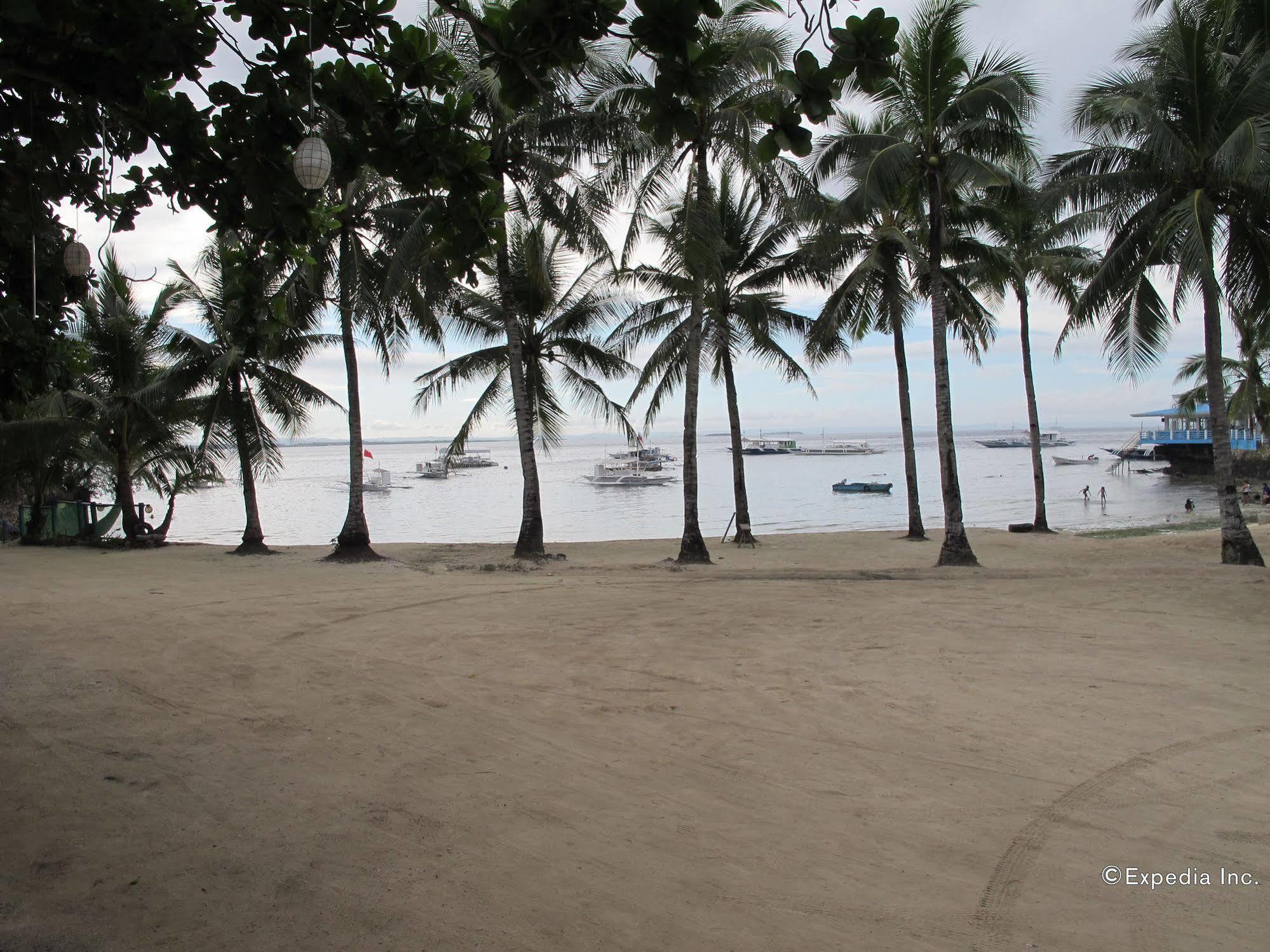 Bluefins Resort 3*