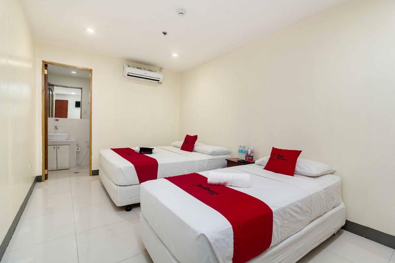 Reddoorz @ Highway Mandaue Hotel 2*