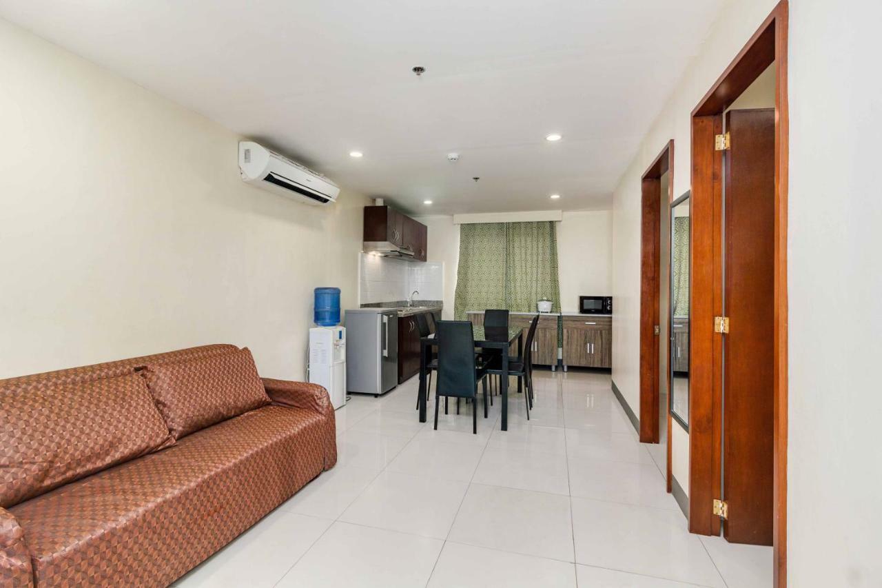 Hotel Reddoorz @ Highway Mandaue 2*