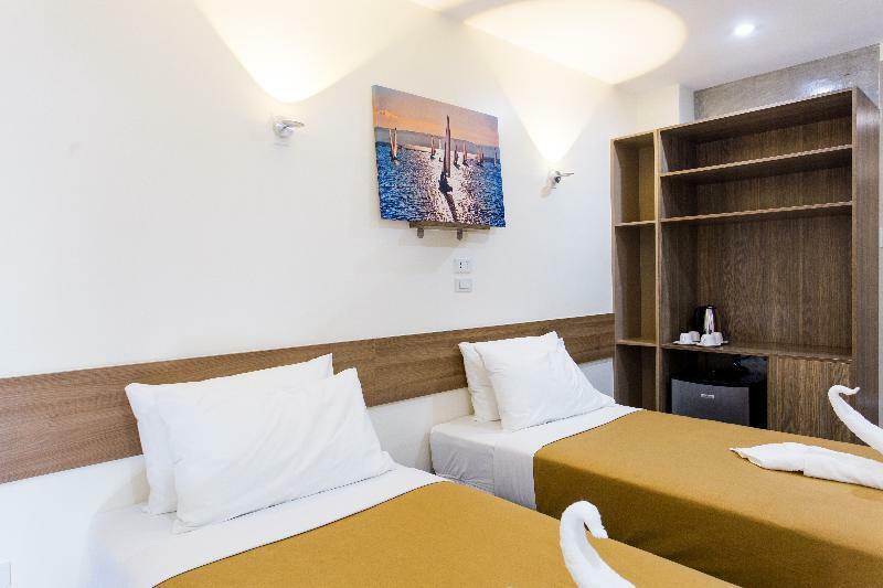 18 Hotel 3*