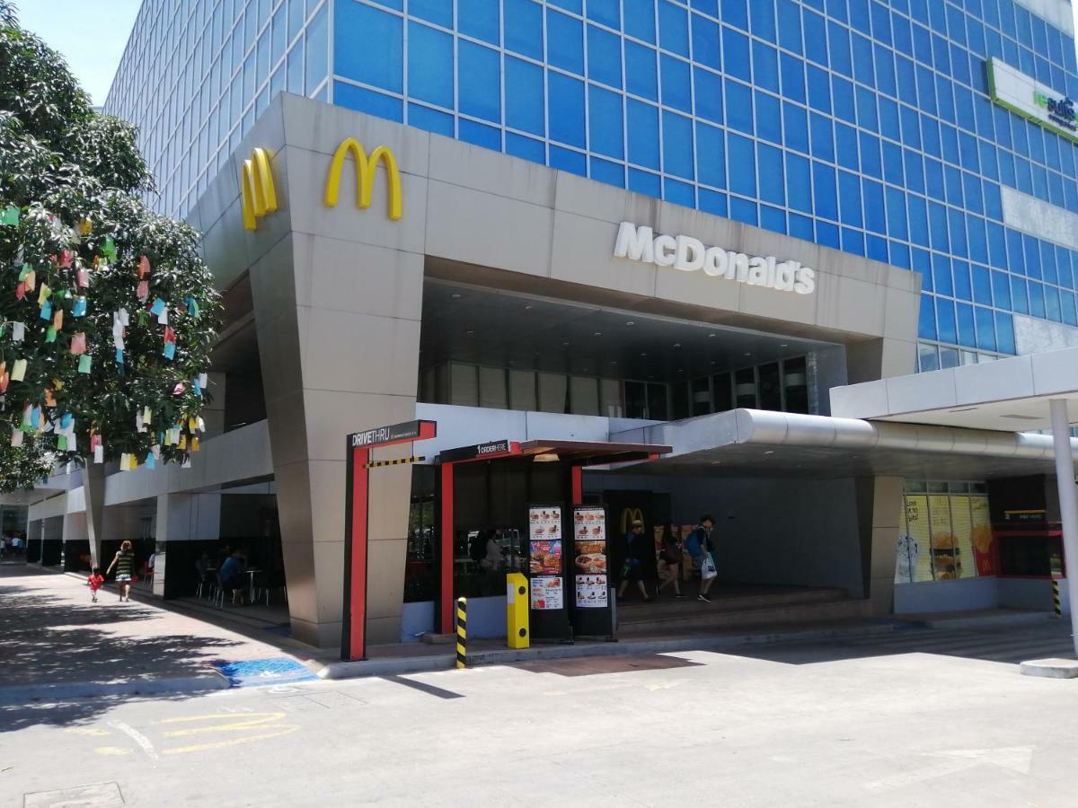 Mactan Newtown Deluxe Island Breeze Apartment Lapu-Lapu City