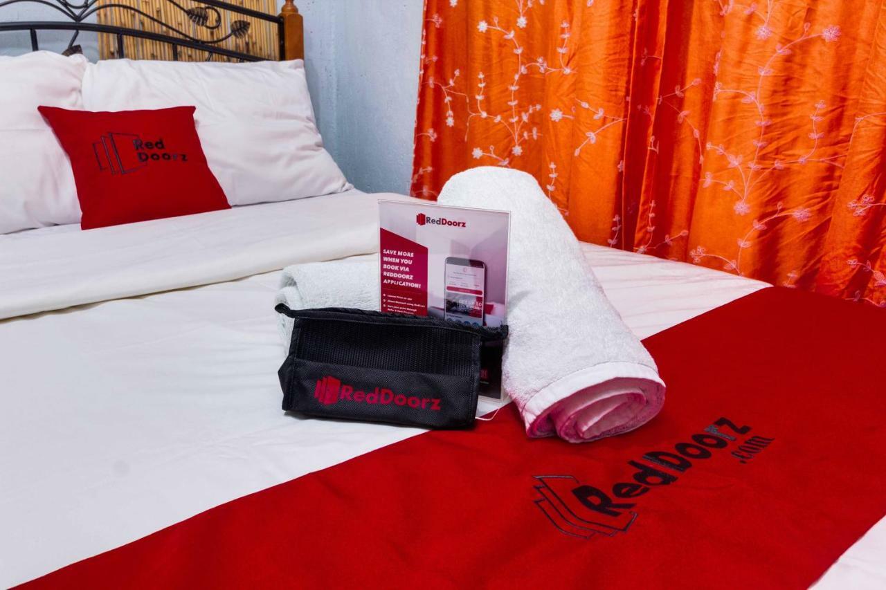 Reddoorz @ Zapatera Hotel 2*