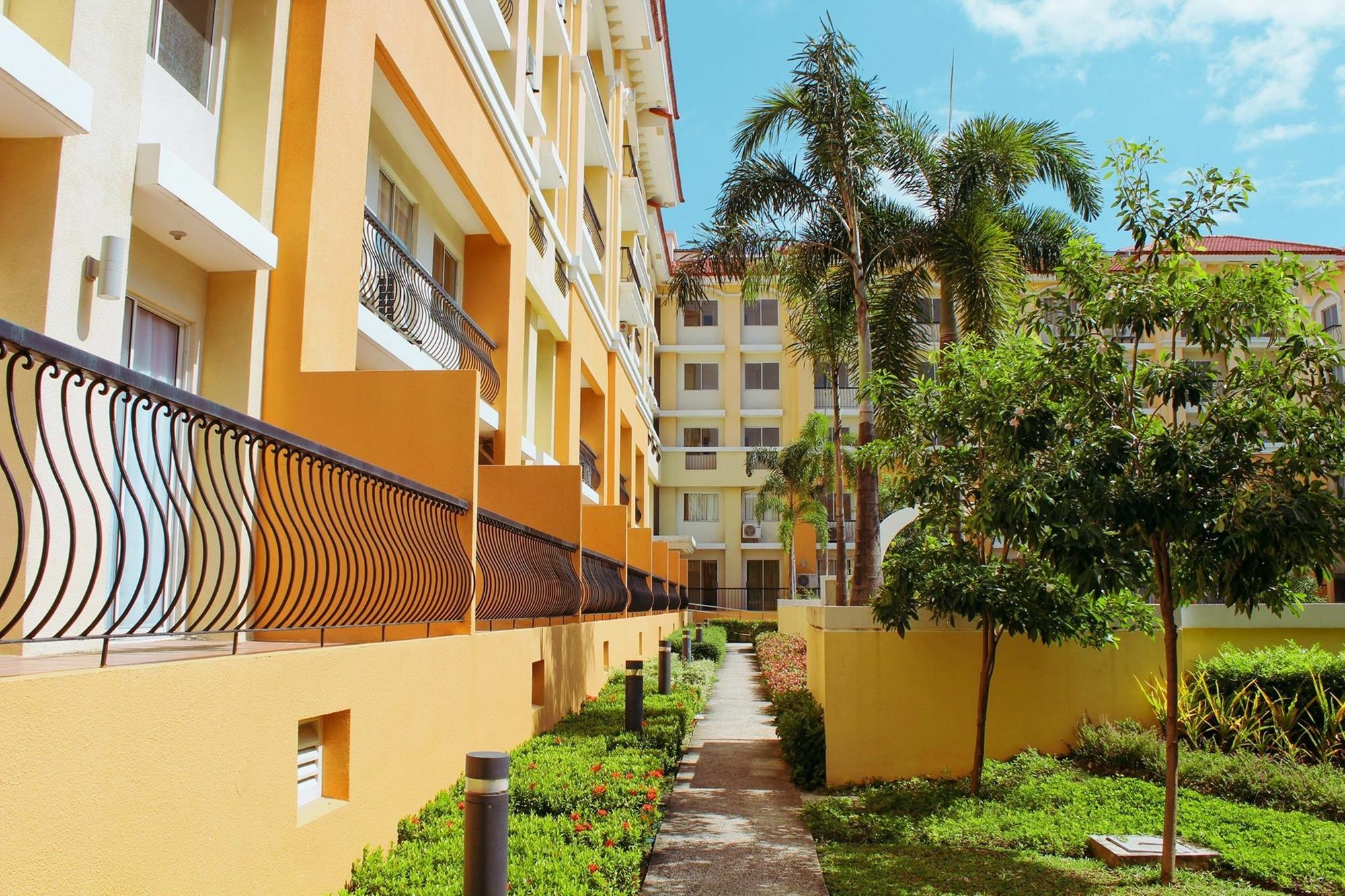 2 Bedroom At San Remo Oasis Near Sm Seaside Hotel 3*