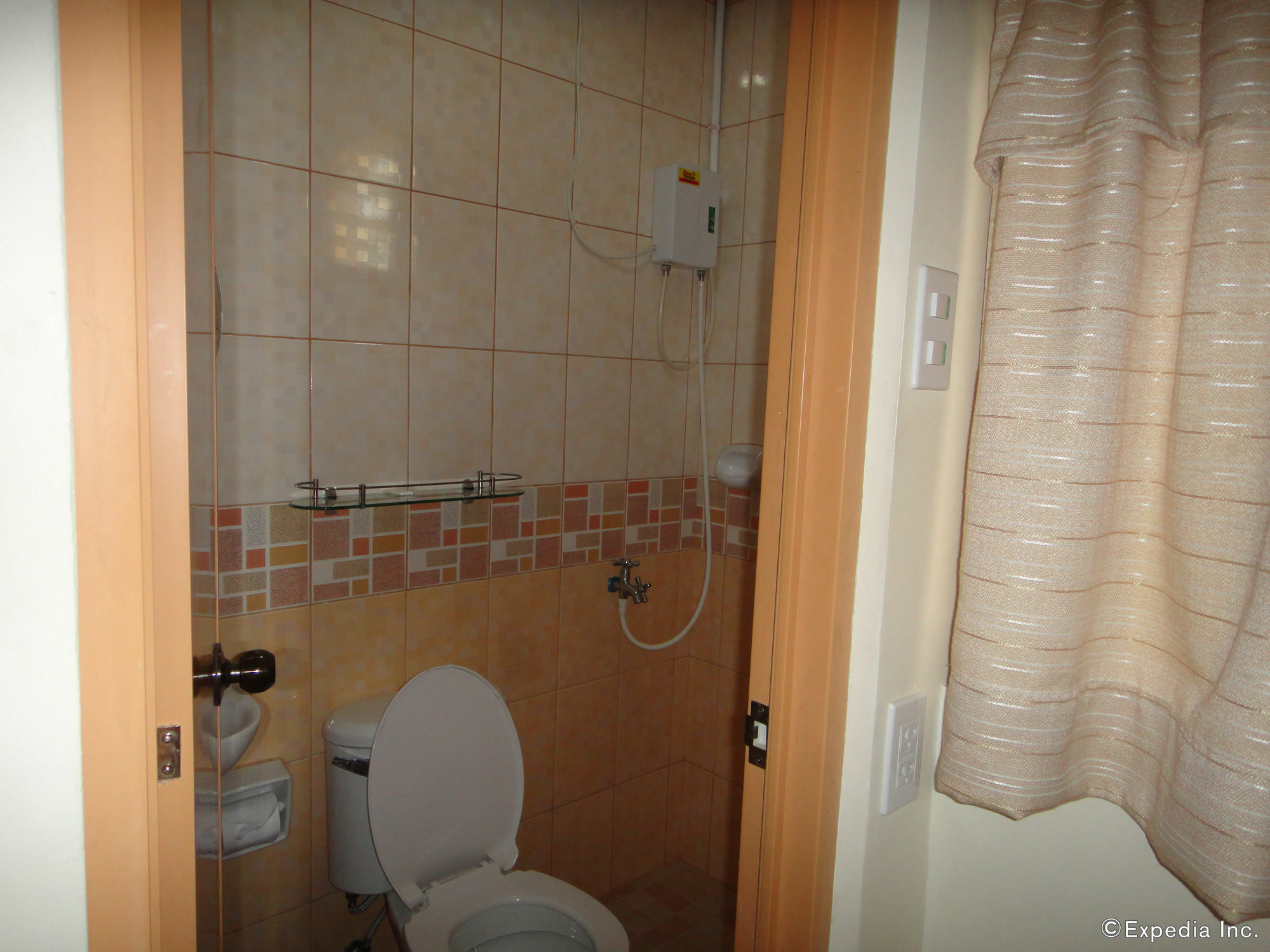 Anri House Hotel