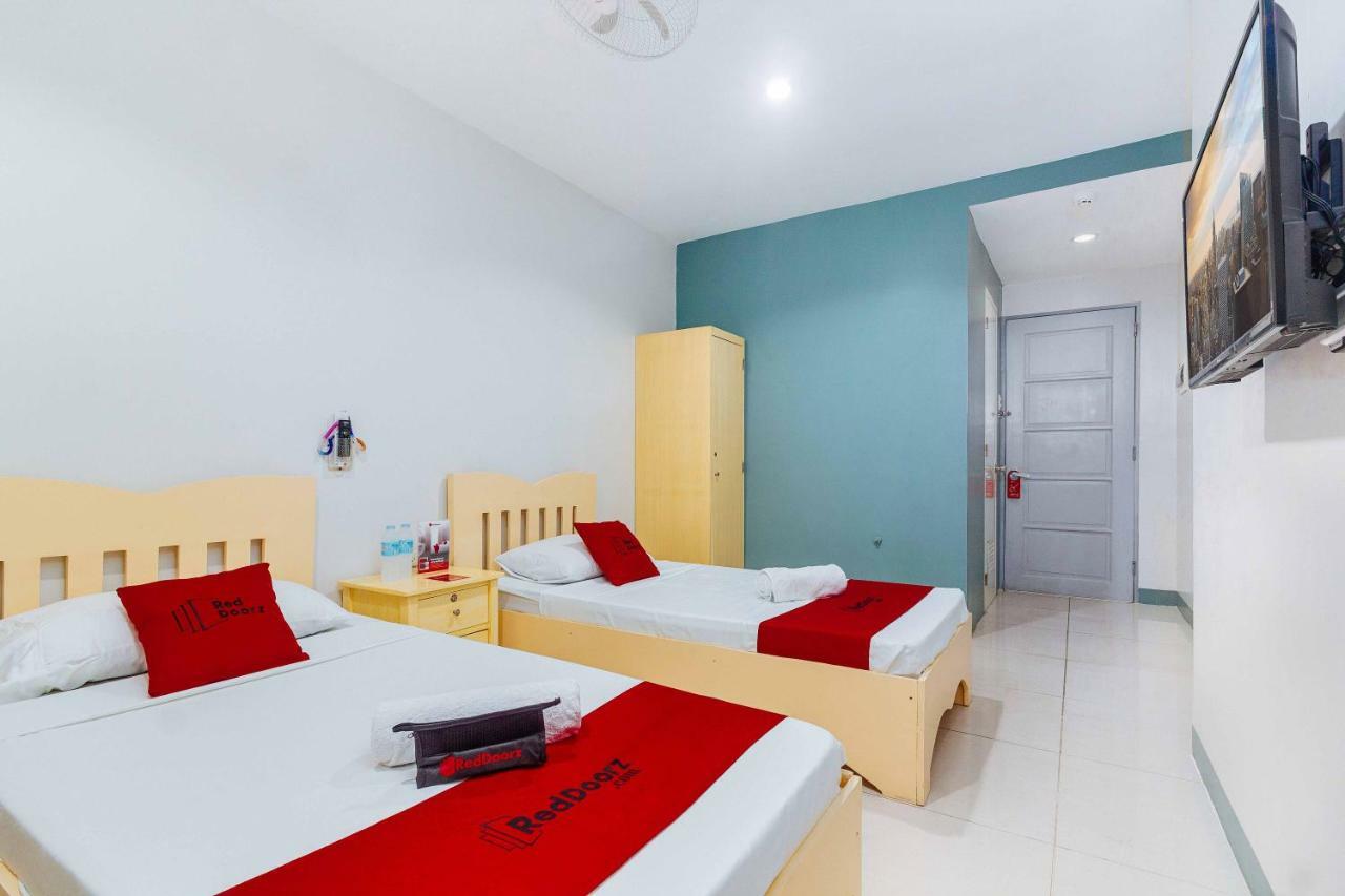 Reddoorz Near Metropolitan Cathedral Hotel 2*