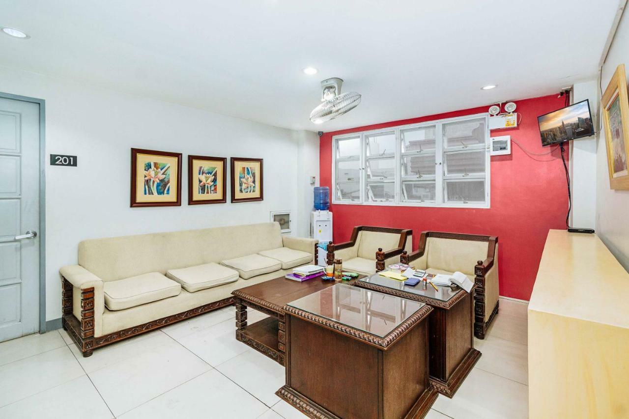 Hotel Reddoorz Near Metropolitan Cathedral 2*