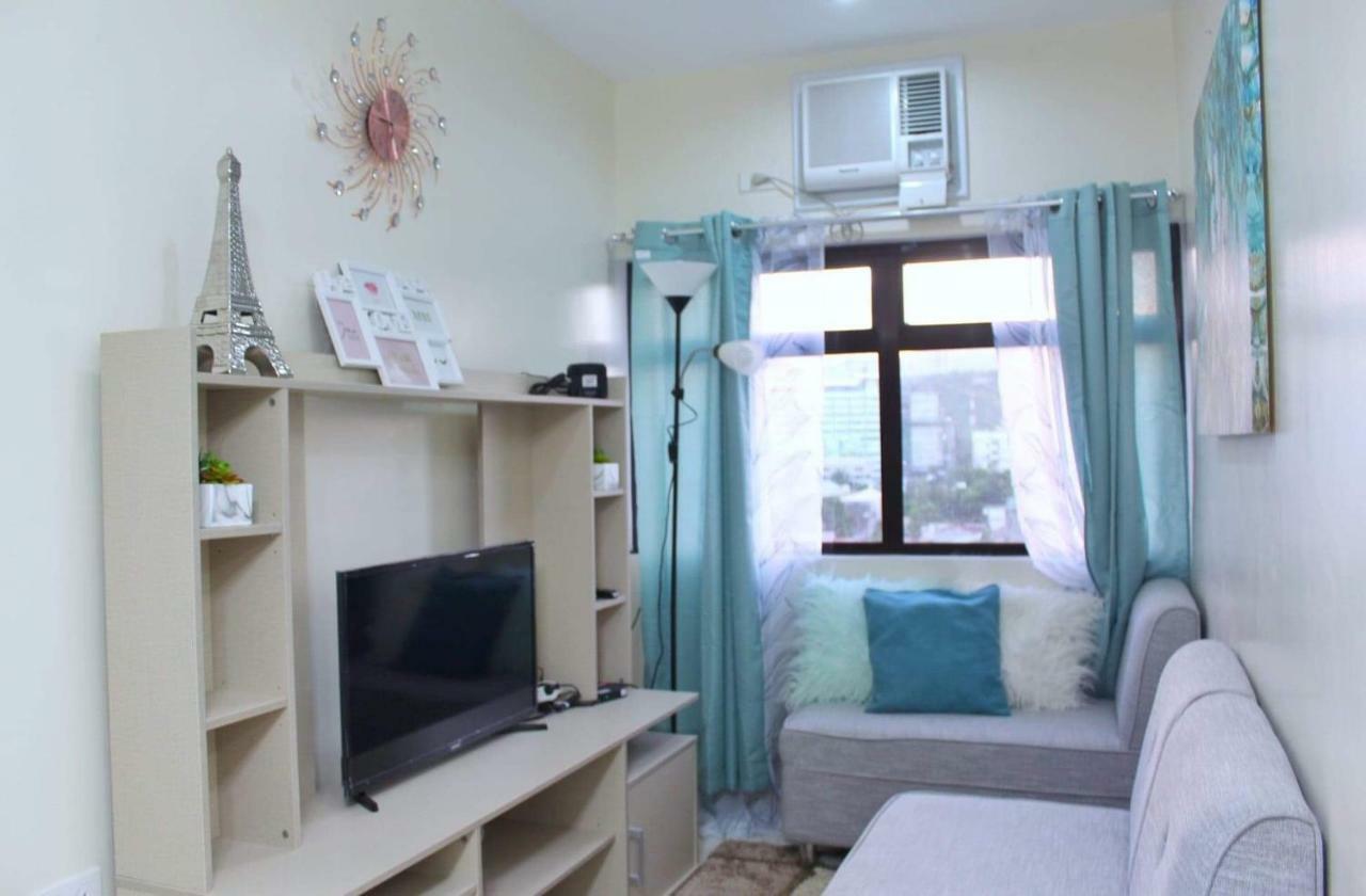 Midpoint | 1br Near Starbucks And Rustan's