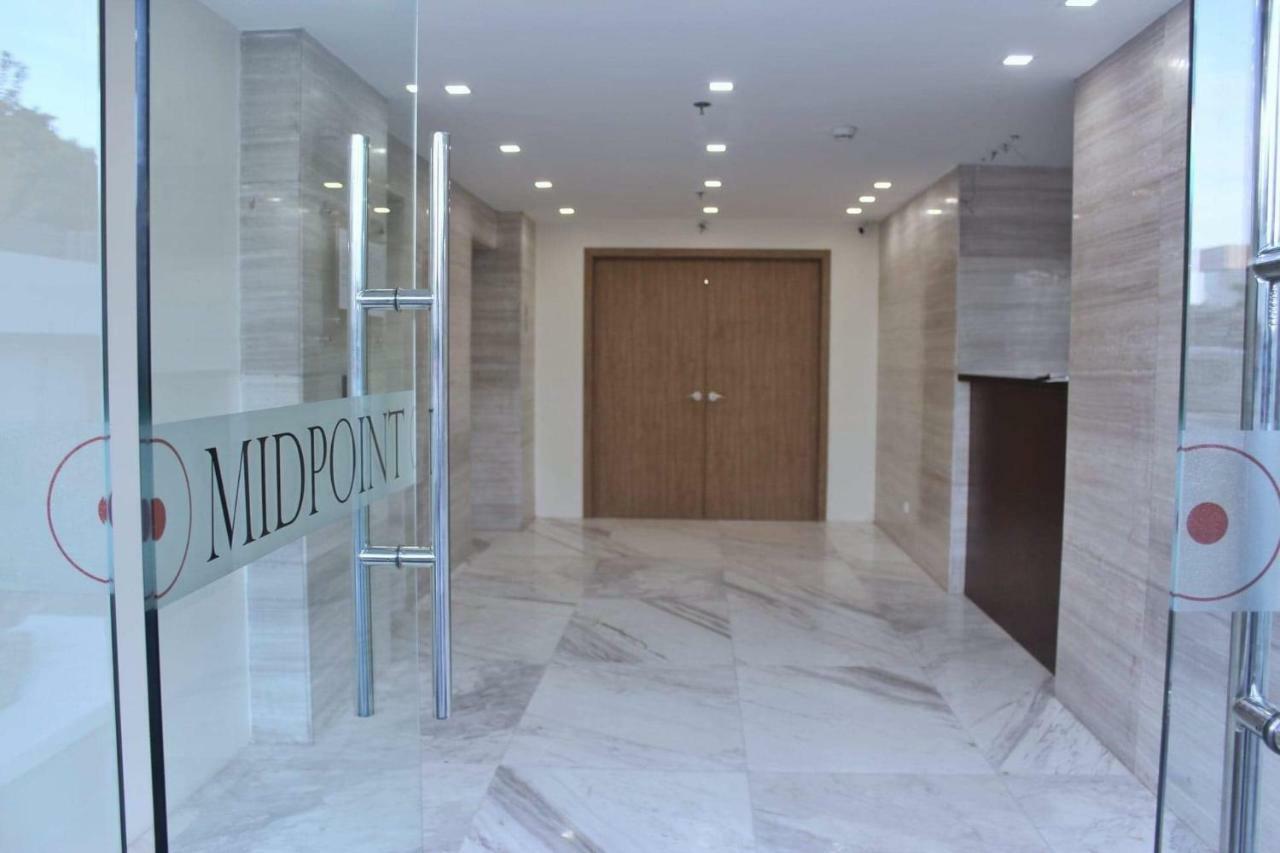 Midpoint | 1br Near Starbucks And Rustan's Mandaue City