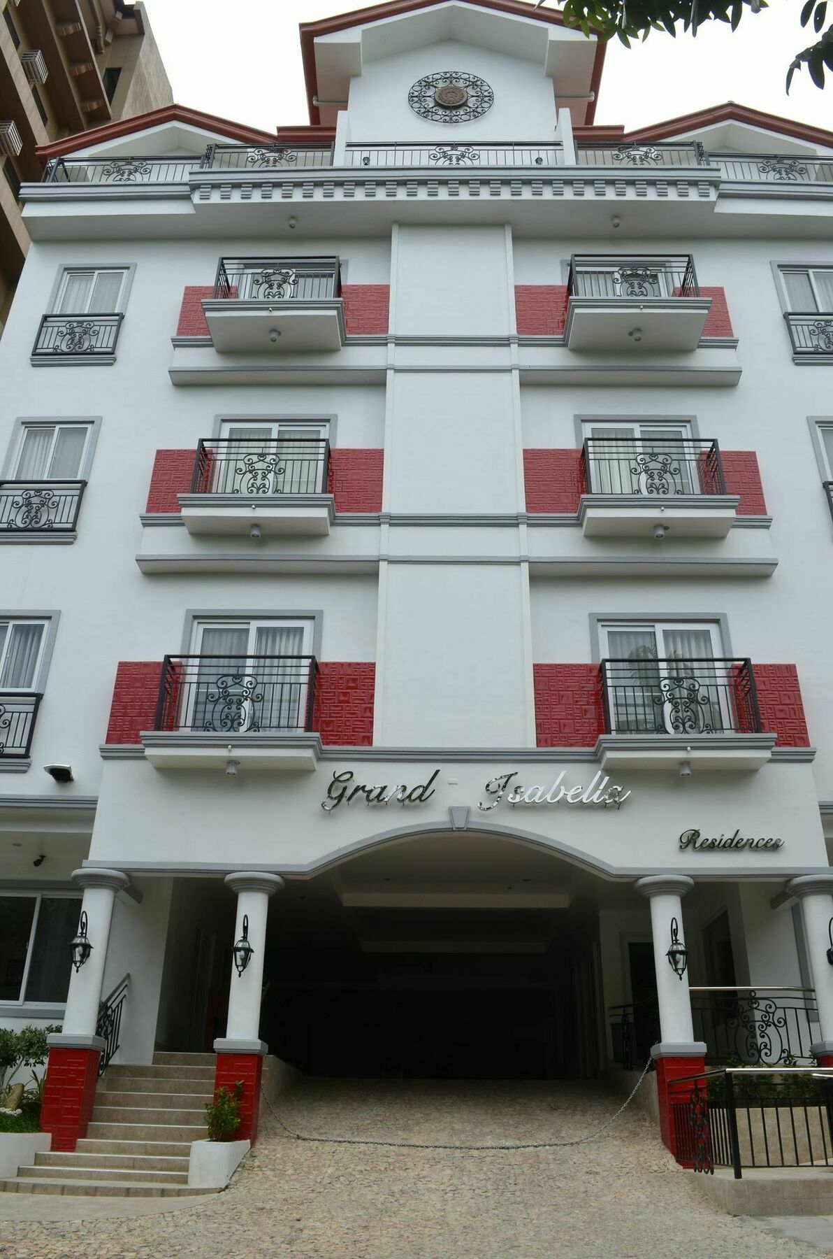 Grand Isabella Residences Aparthotel 3*