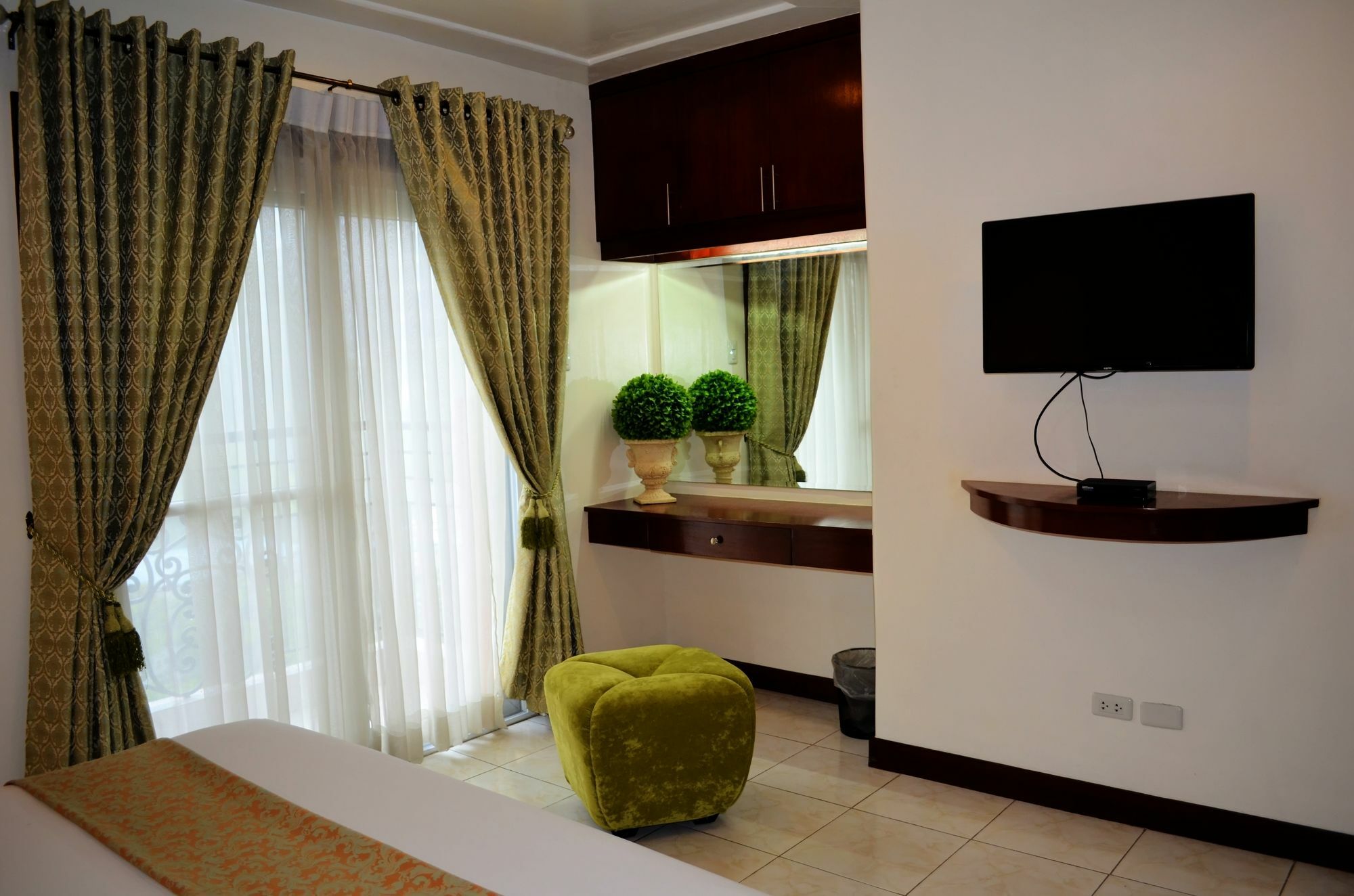 Grand Isabella Residences