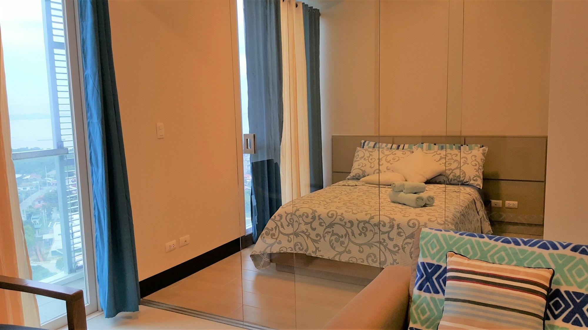 Apartment 8 Newtown Boulevard *