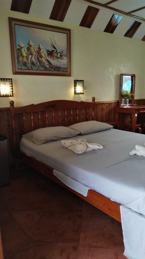 Love'S Beach & Dive Resort 3* Moalboal